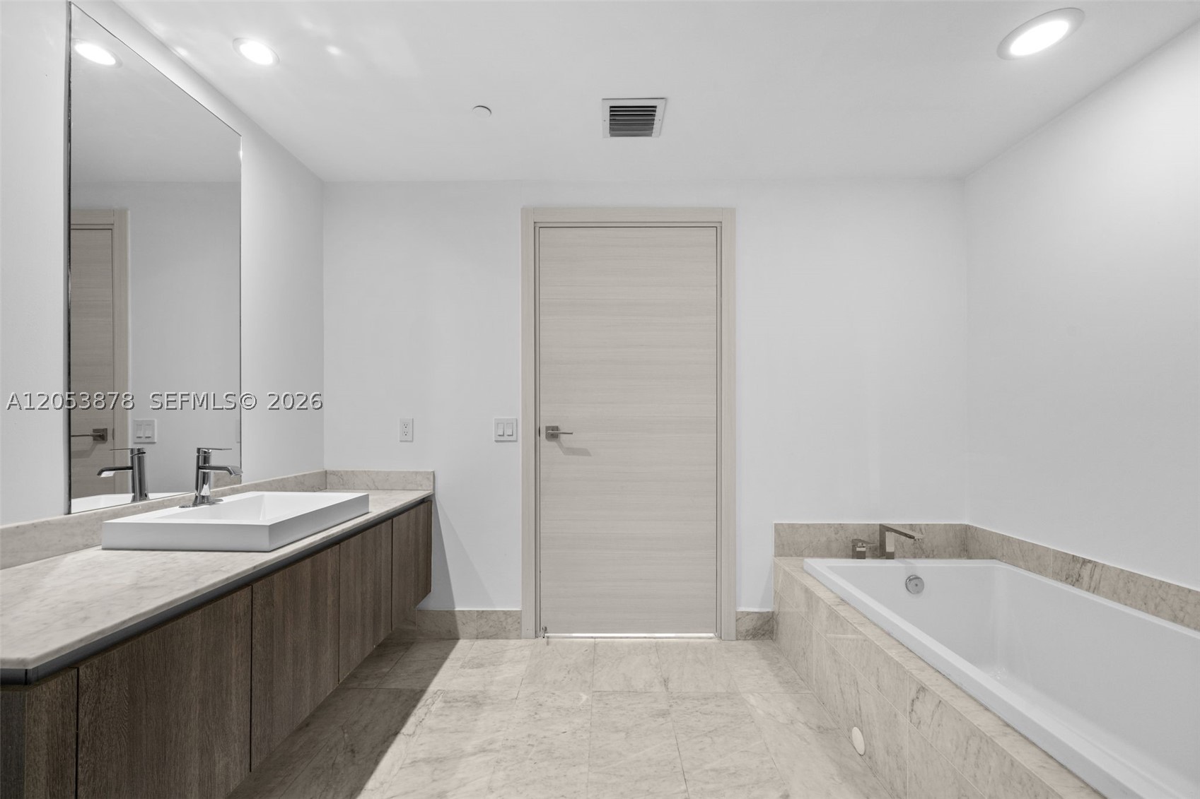 801 S Miami Ave #2002, Miami FL 33130
