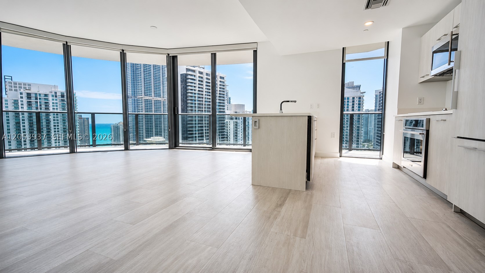 45 SW 9th St #3303, Miami FL 33130