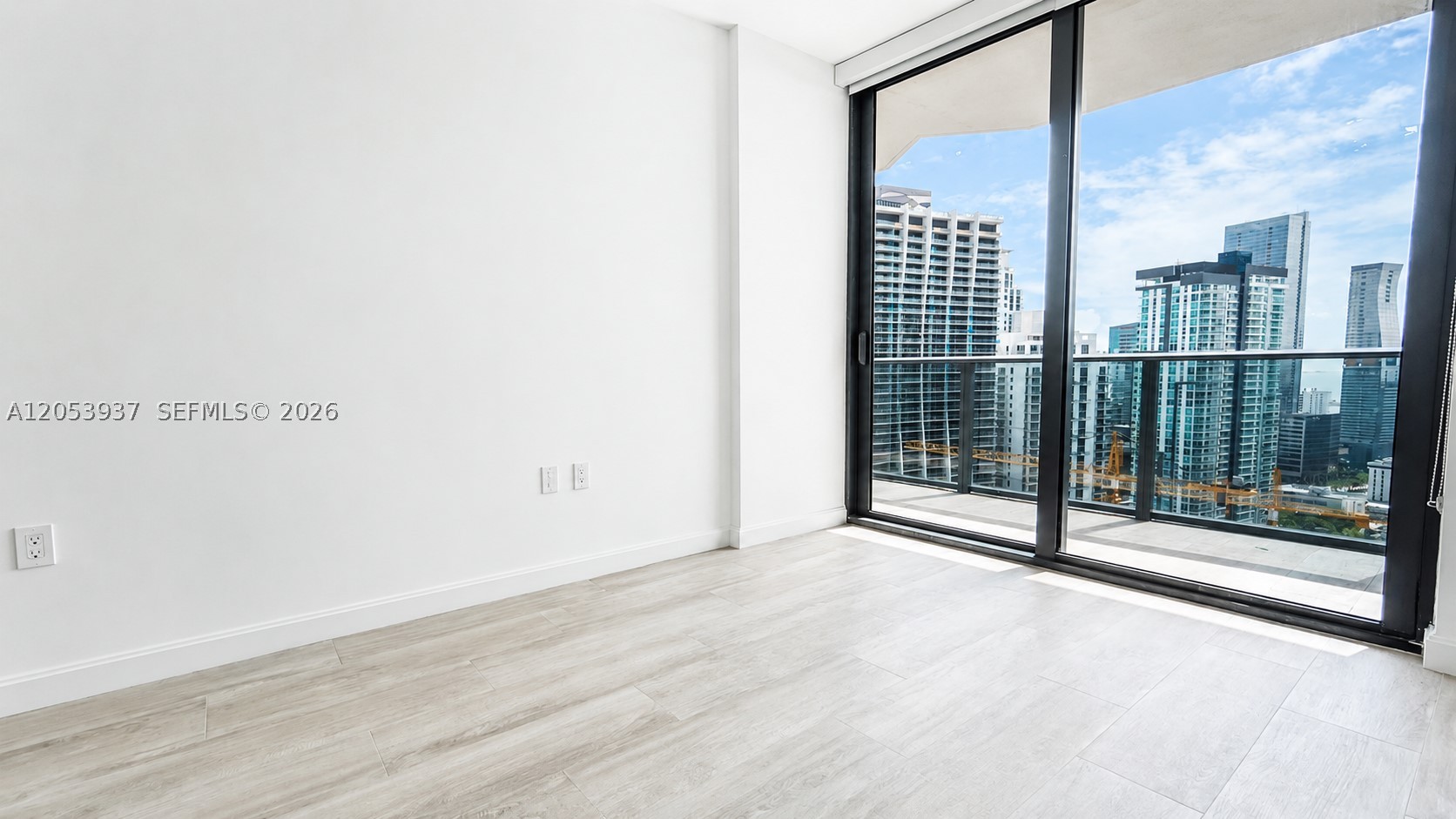 45 SW 9th St #3303, Miami FL 33130