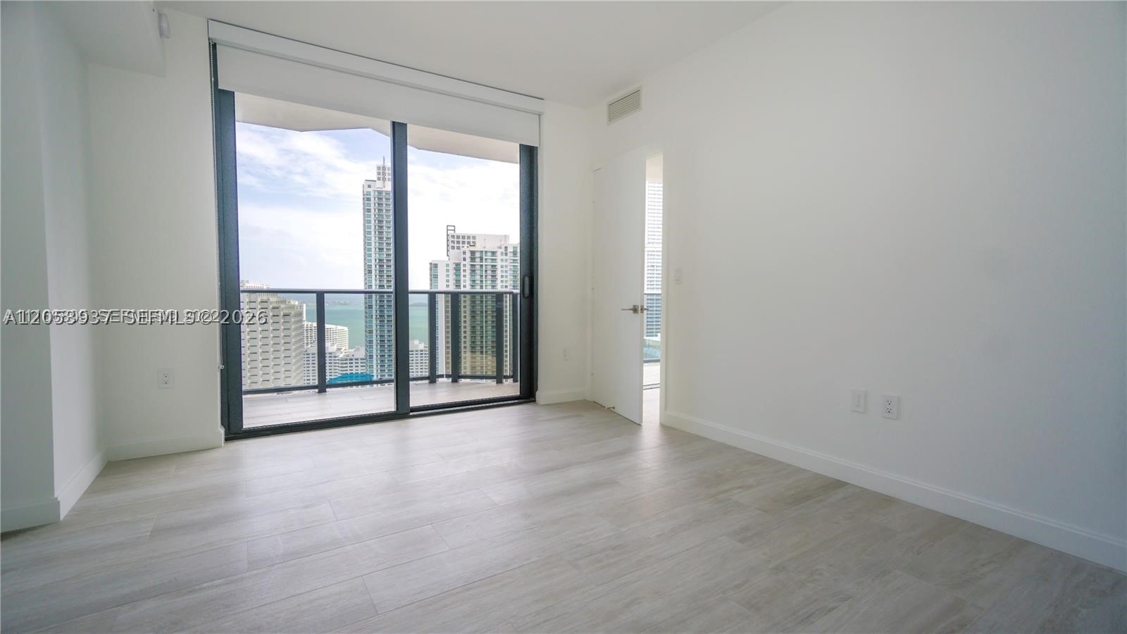45 SW 9th St #3303, Miami FL 33130