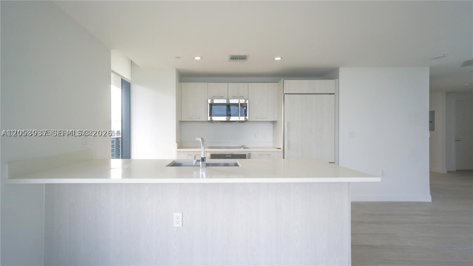 45 SW 9th St #3303, Miami FL 33130