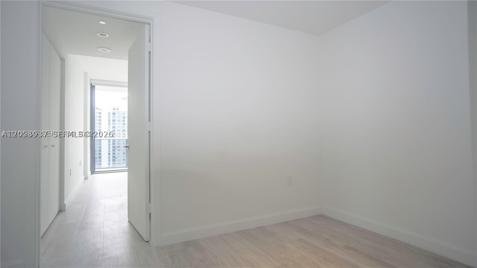 45 SW 9th St #3303, Miami FL 33130
