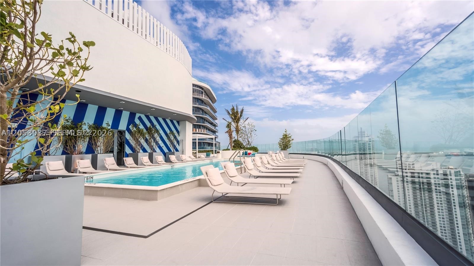 45 SW 9th St #3303, Miami FL 33130