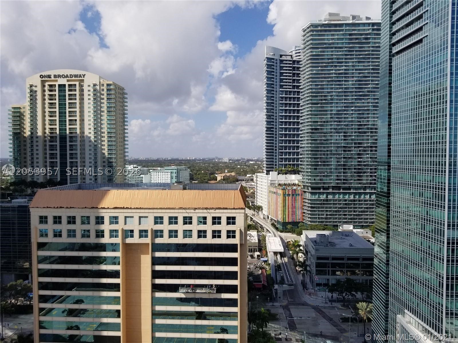 170 SE 14th St #2205, Miami FL 33131