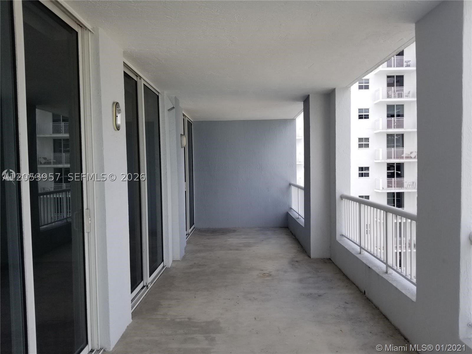 170 SE 14th St #2205, Miami FL 33131