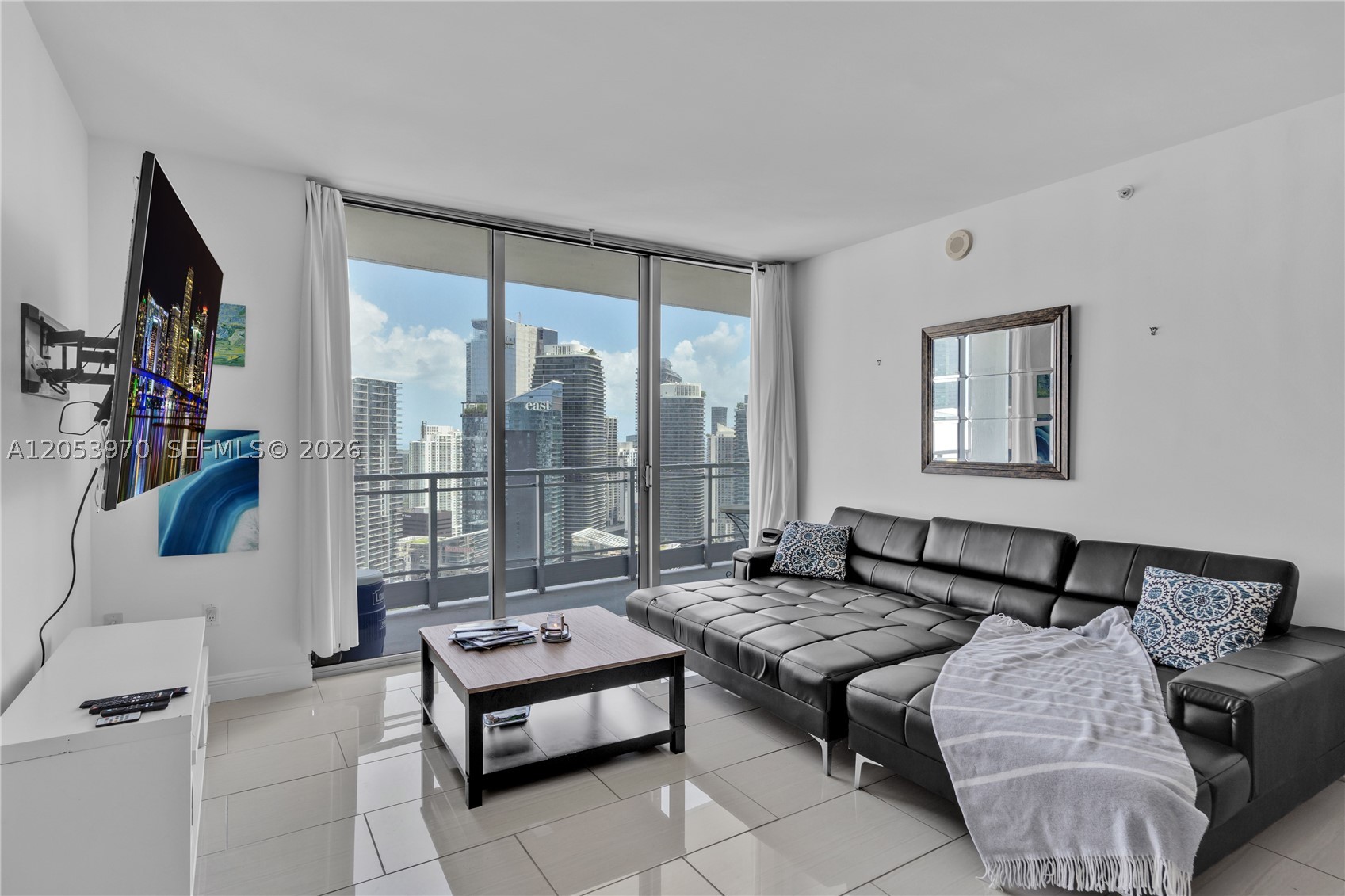 90 SW 3rd St #4403, Miami FL 33130
