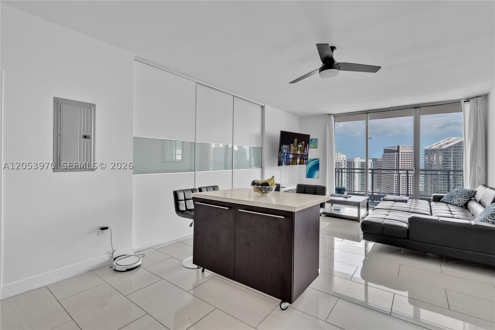 90 SW 3rd St #4403, Miami FL 33130