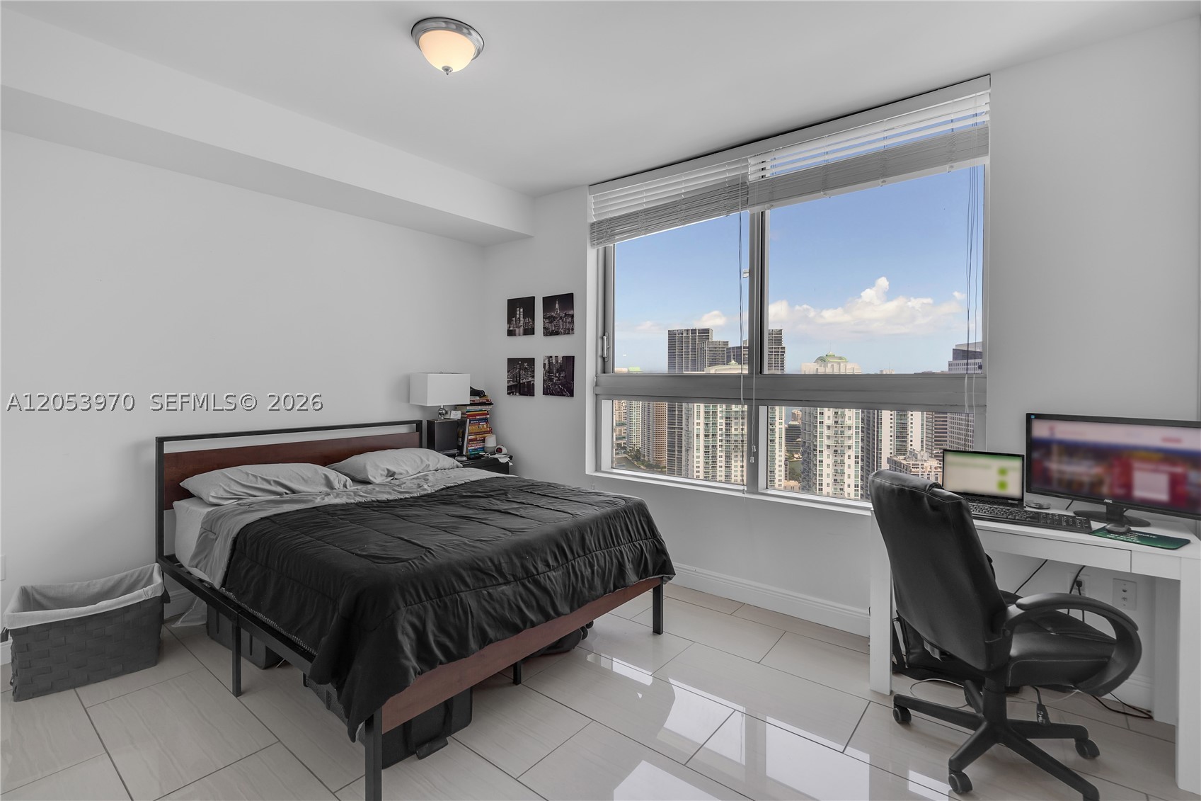 90 SW 3rd St #4403, Miami FL 33130