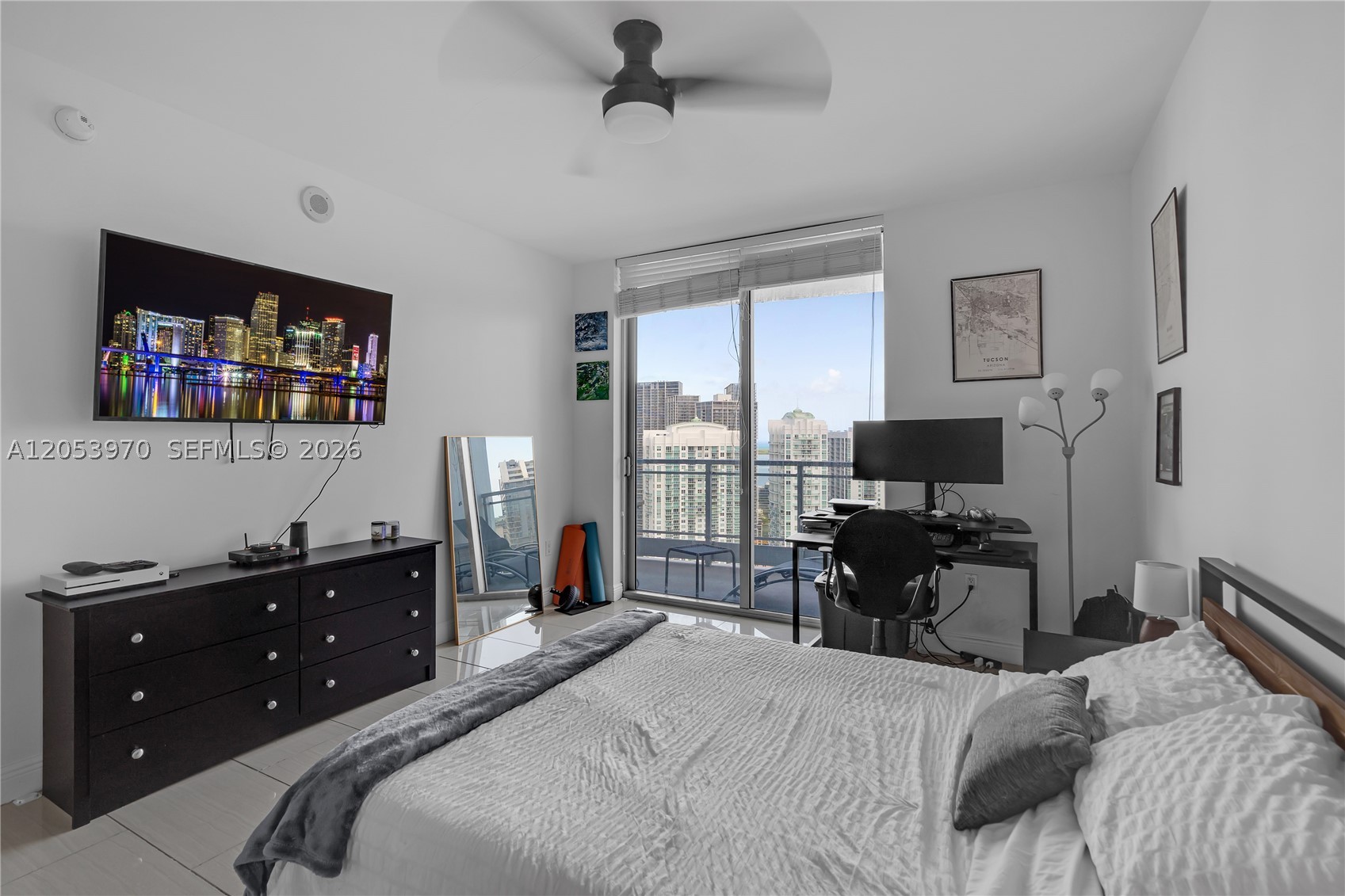 90 SW 3rd St #4403, Miami FL 33130