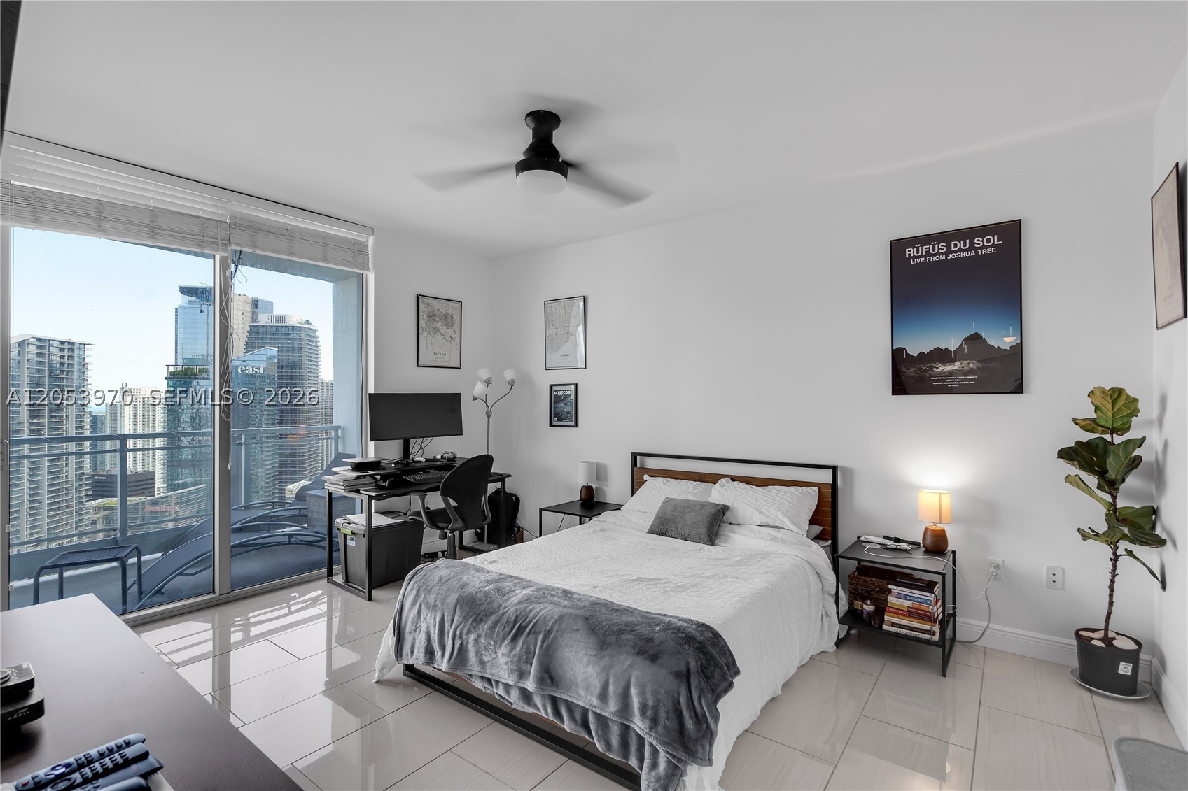 90 SW 3rd St #4403, Miami FL 33130