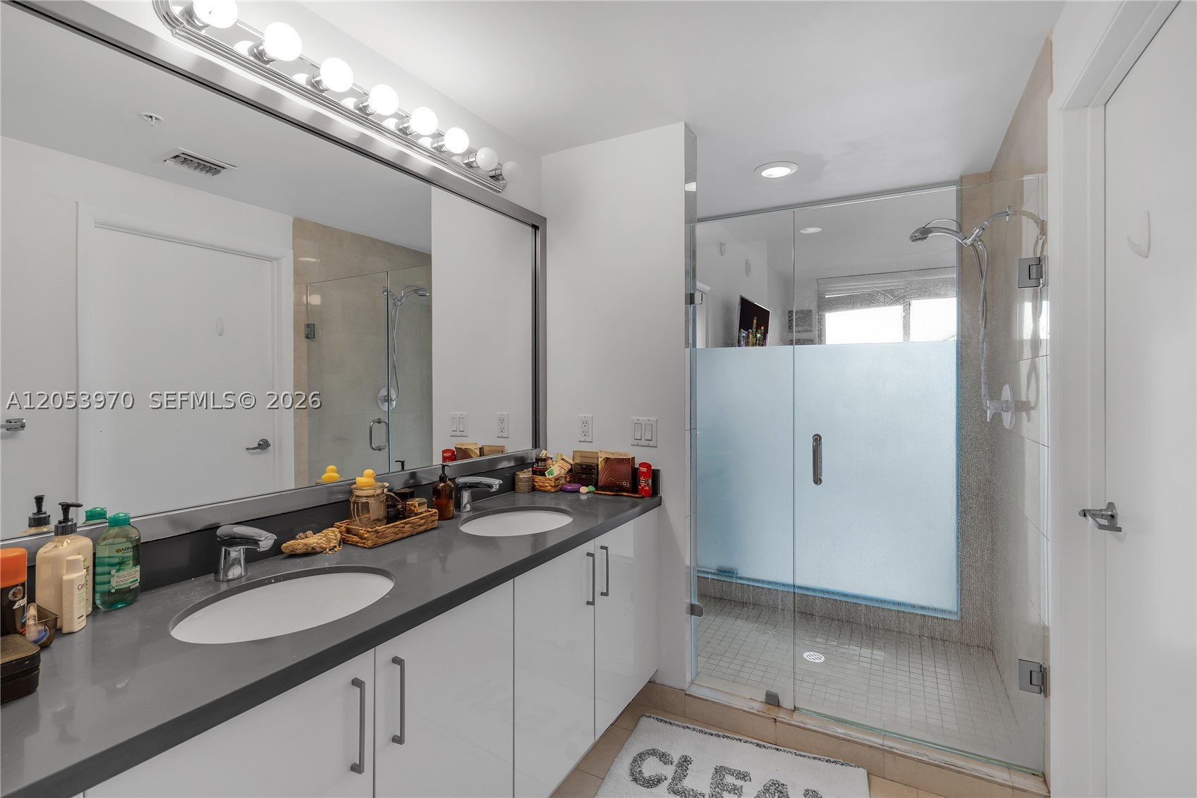 90 SW 3rd St #4403, Miami FL 33130