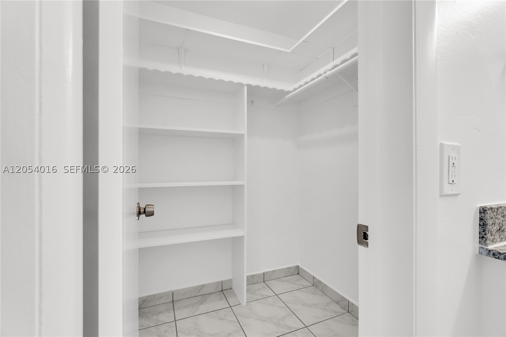 9354 SW 77th Ave #I1, Miami FL 33156