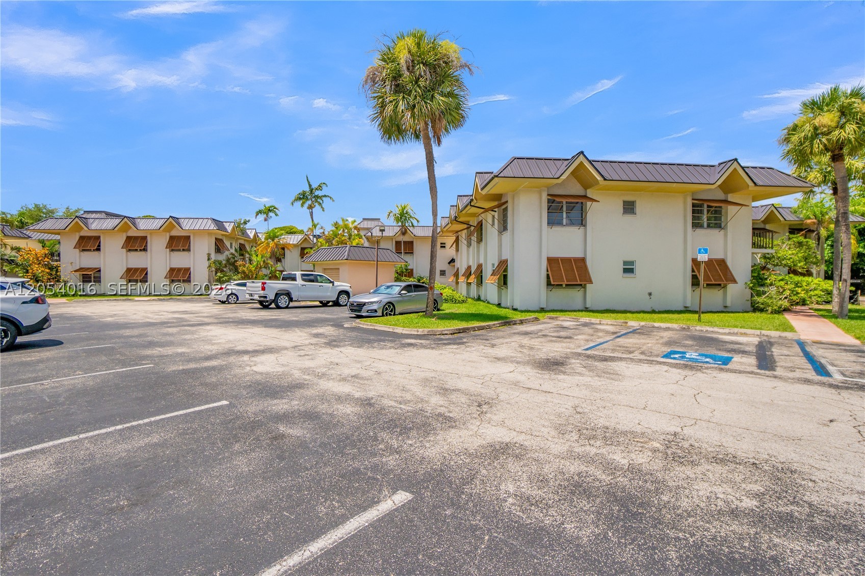 9354 SW 77th Ave #I1, Miami FL 33156