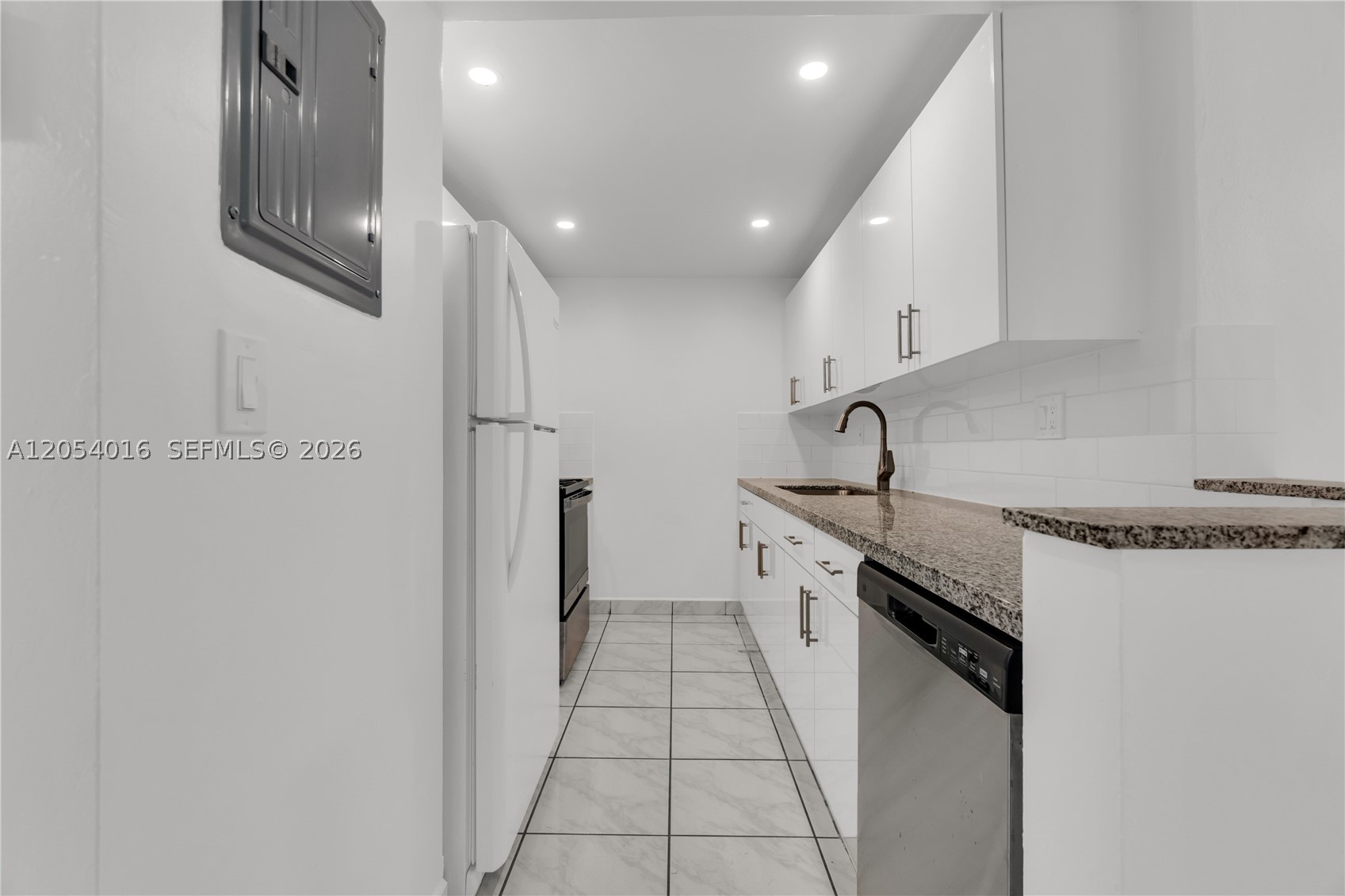 9354 SW 77th Ave #I1, Miami FL 33156