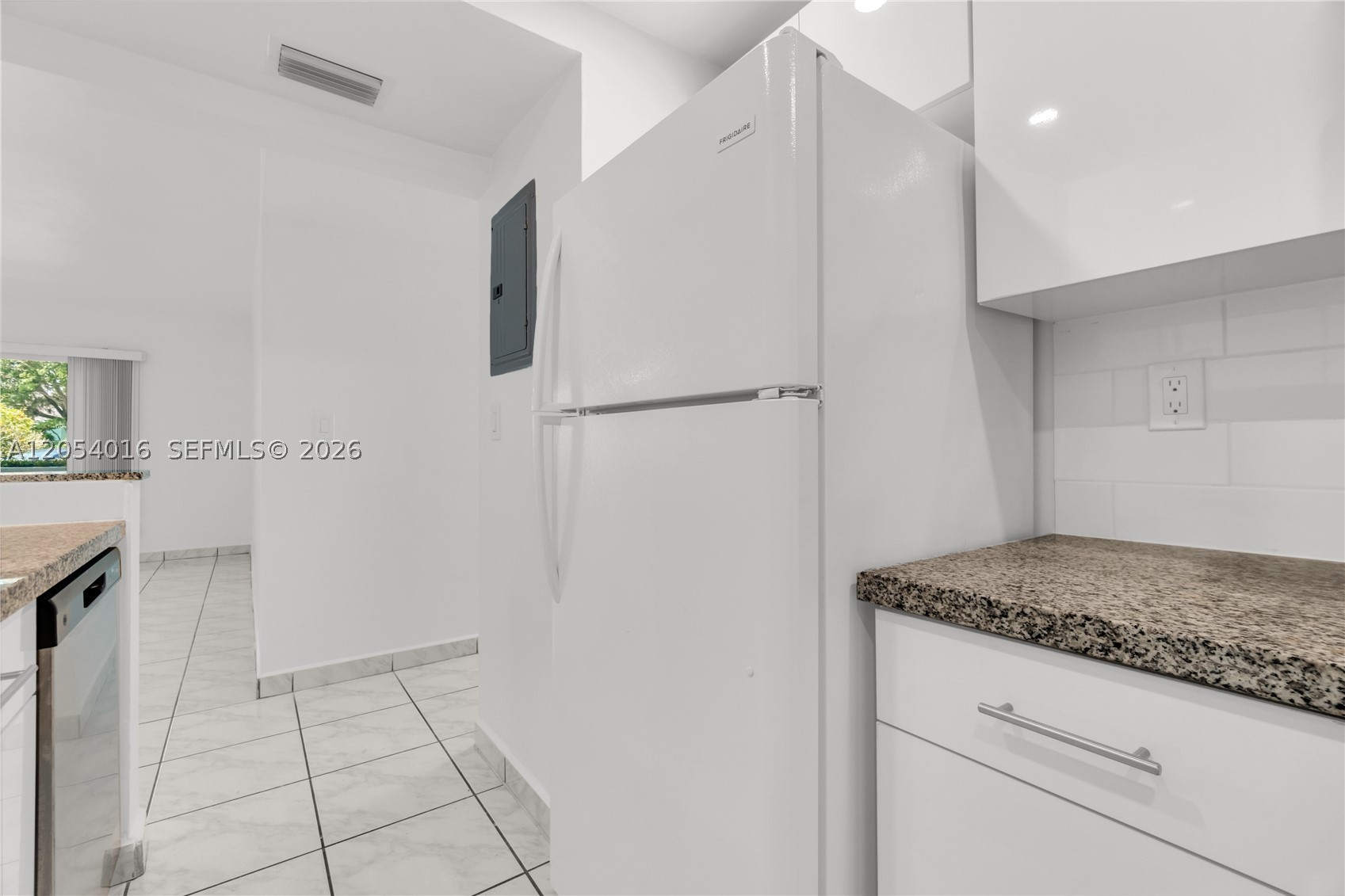 9354 SW 77th Ave #I1, Miami FL 33156