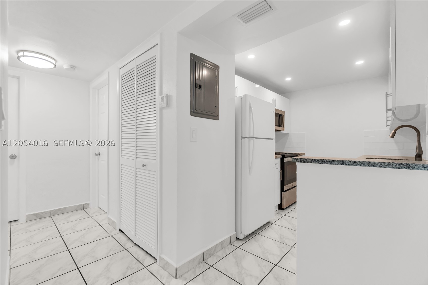 9354 SW 77th Ave #I1, Miami FL 33156