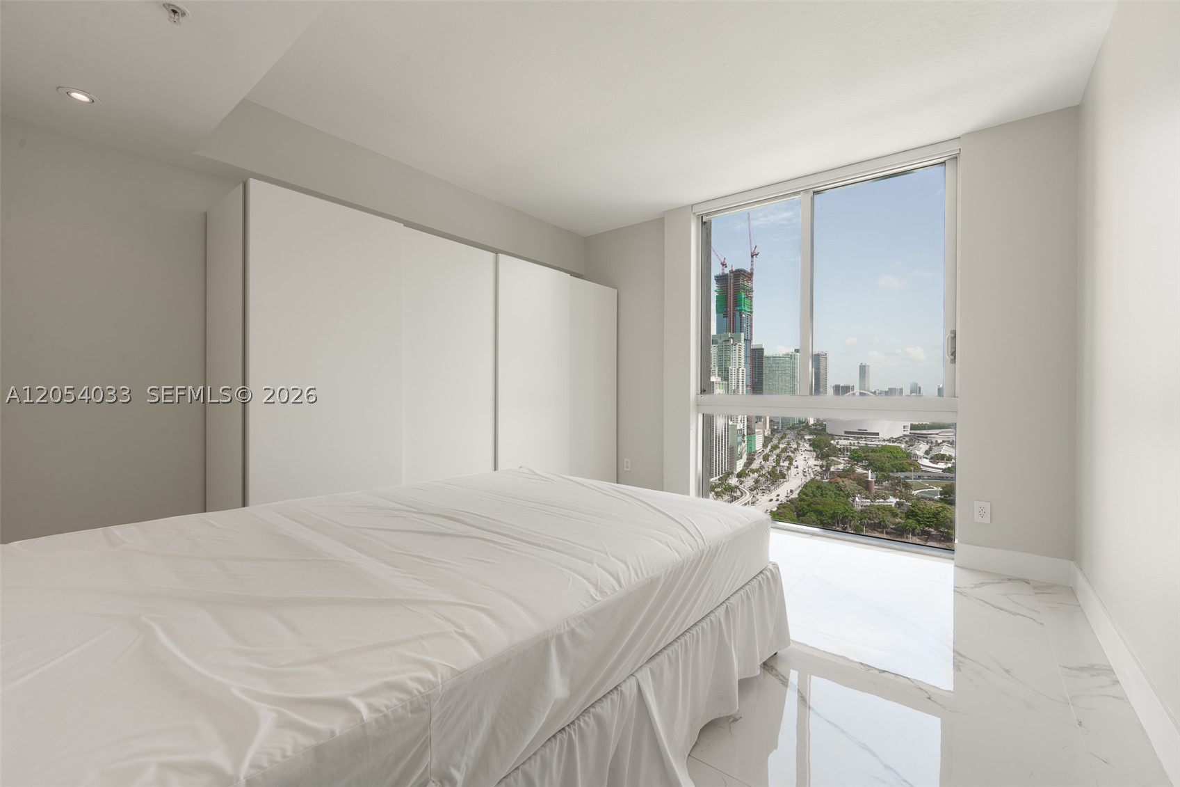 325 S Biscayne Blvd #3326, Miami FL 33131