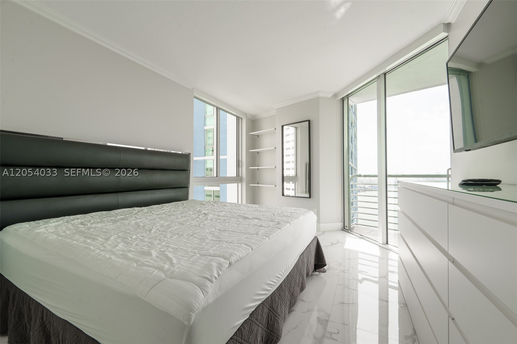 325 S Biscayne Blvd #3326, Miami FL 33131