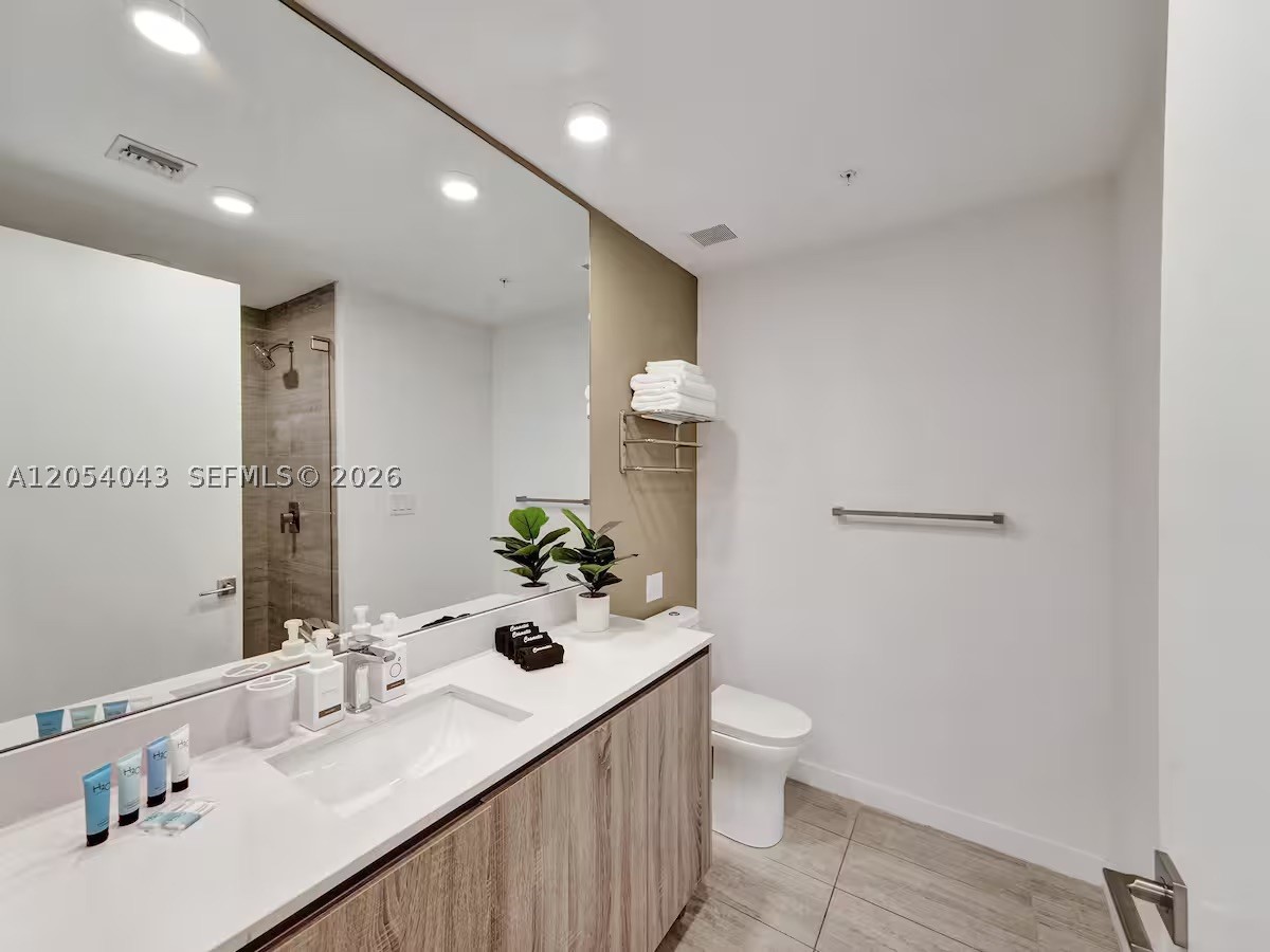 3900 Biscayne Blvd #S-216, Miami FL 33137