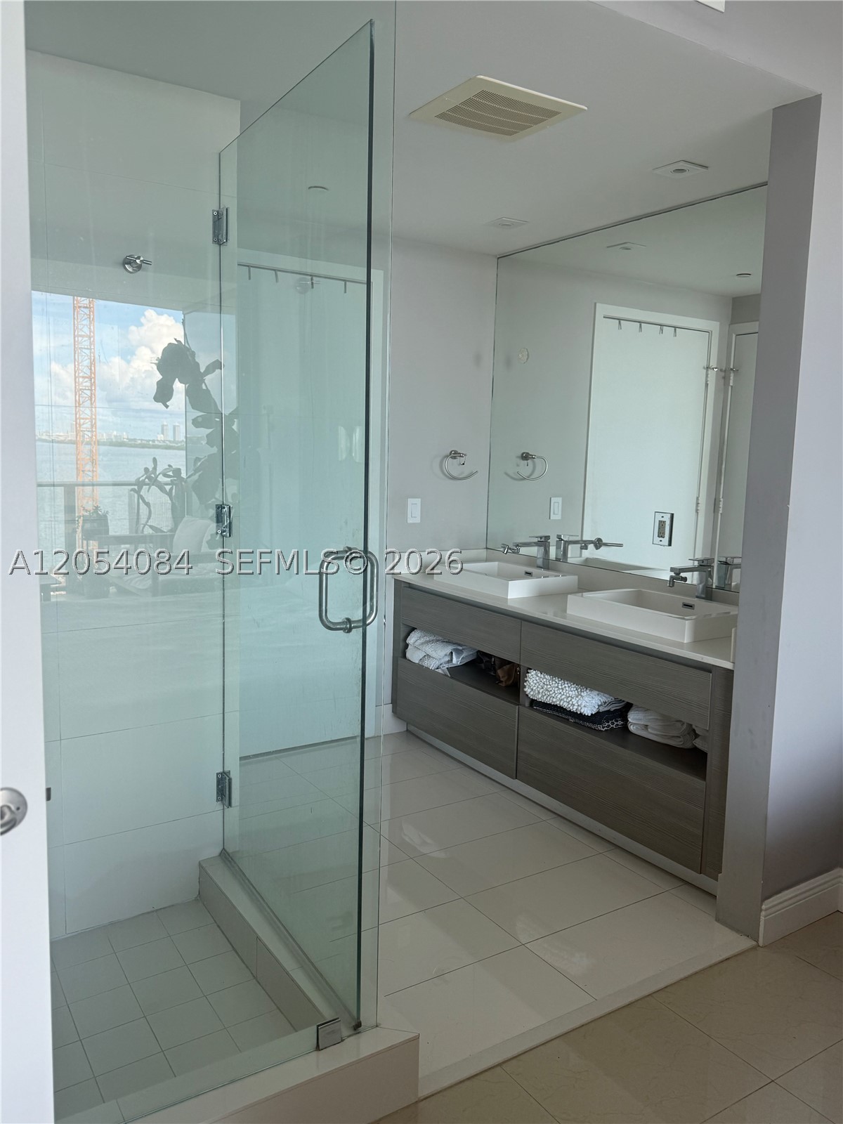 460 NE 28th St #803, Miami FL 33137