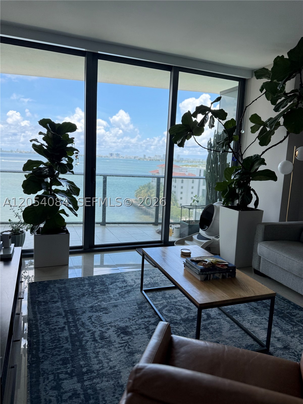 460 NE 28th St #803, Miami FL 33137