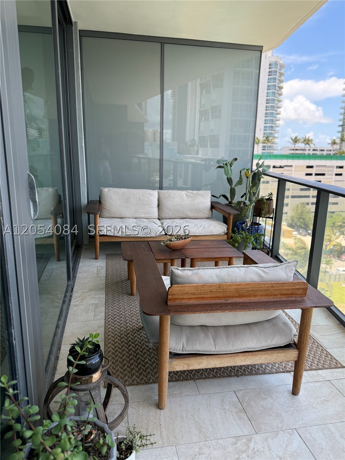 460 NE 28th St #803, Miami FL 33137