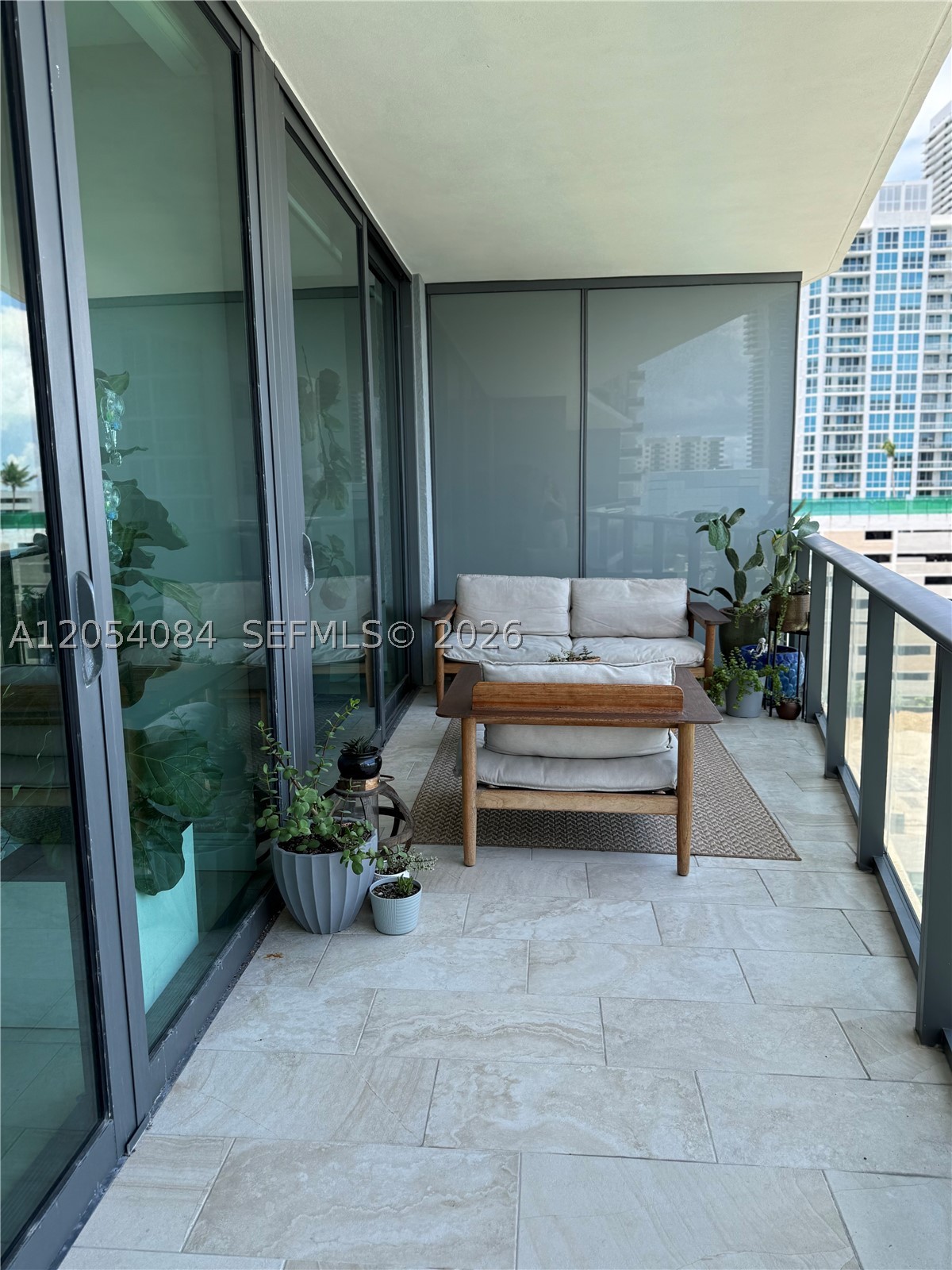 460 NE 28th St #803, Miami FL 33137