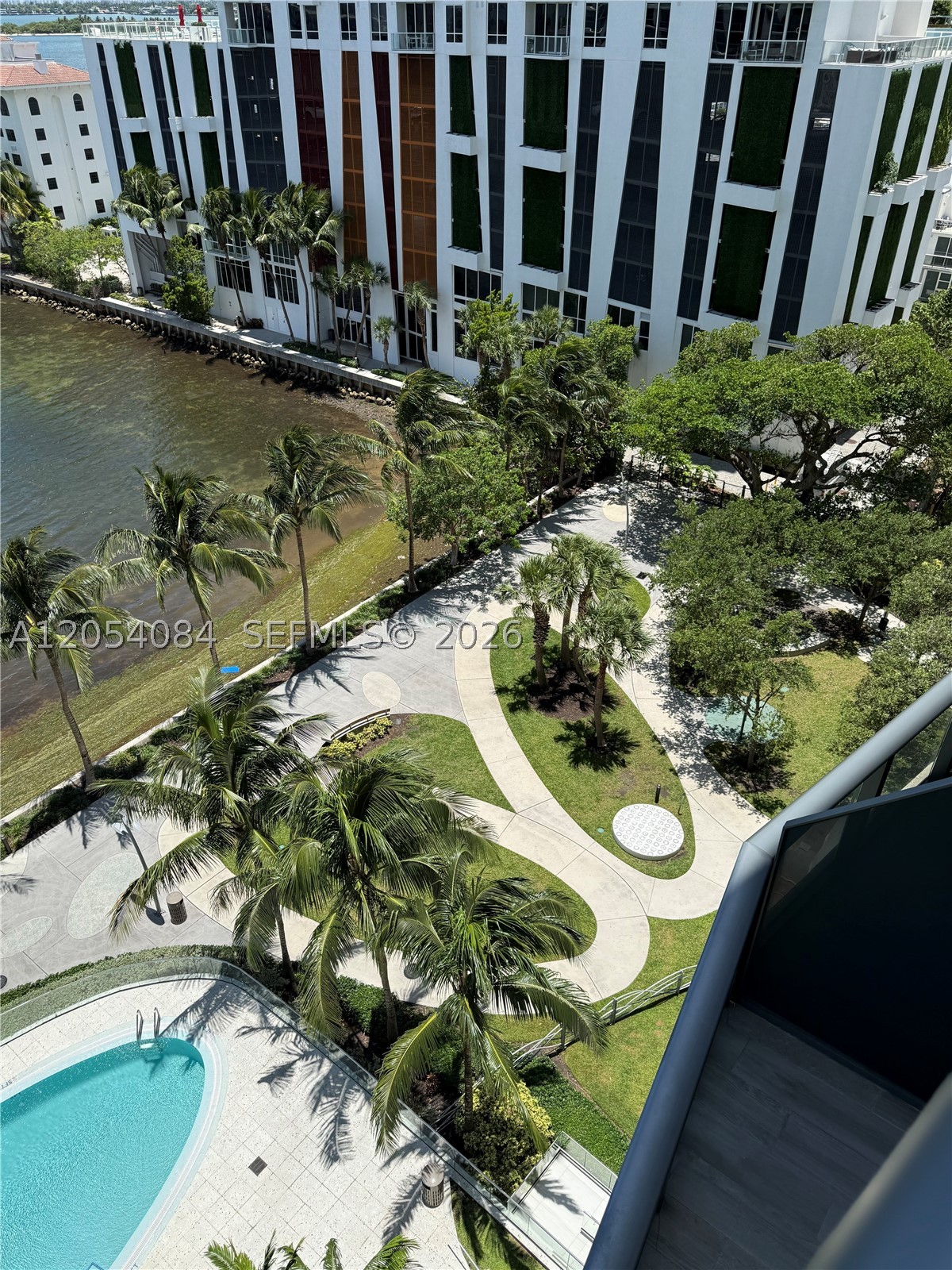 460 NE 28th St #803, Miami FL 33137