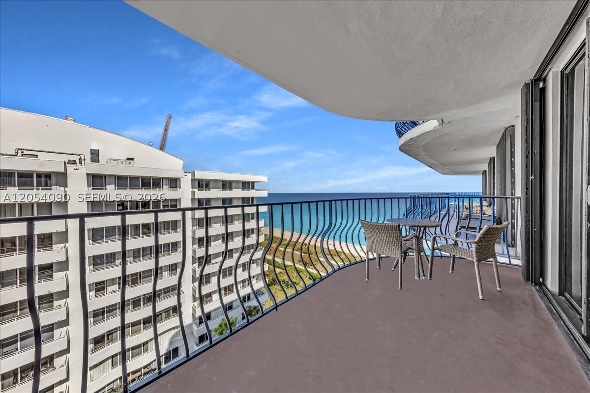 8877 Collins Ave #PH-2, Surfside FL 33154