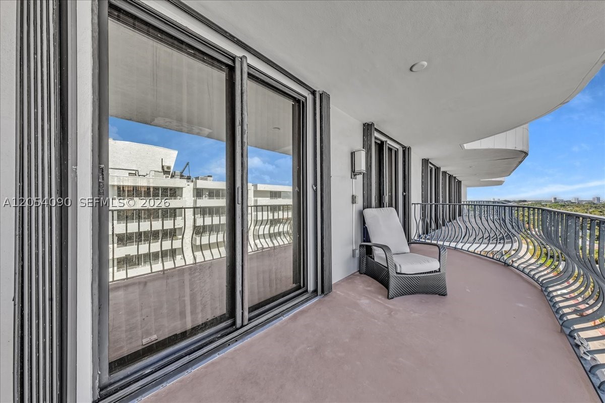 8877 Collins Ave #PH-2, Surfside FL 33154