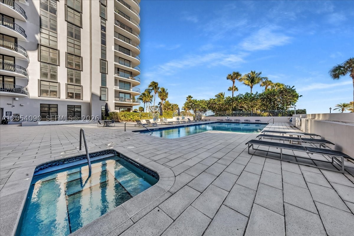 8877 Collins Ave #PH-2, Surfside FL 33154