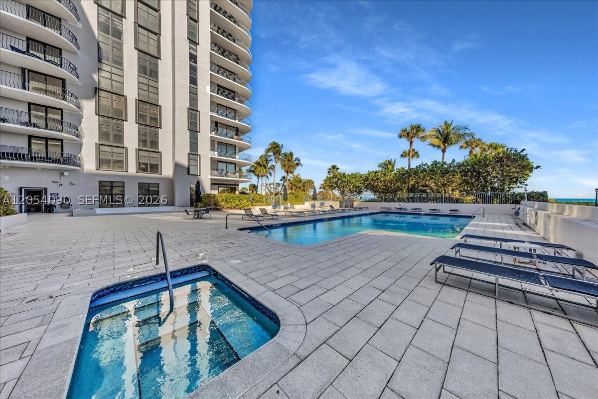 8877 Collins Ave #PH-2, Surfside FL 33154