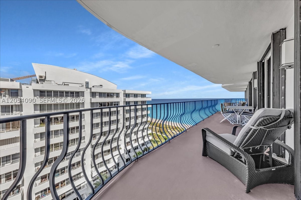 8877 Collins Ave #PH-2, Surfside FL 33154
