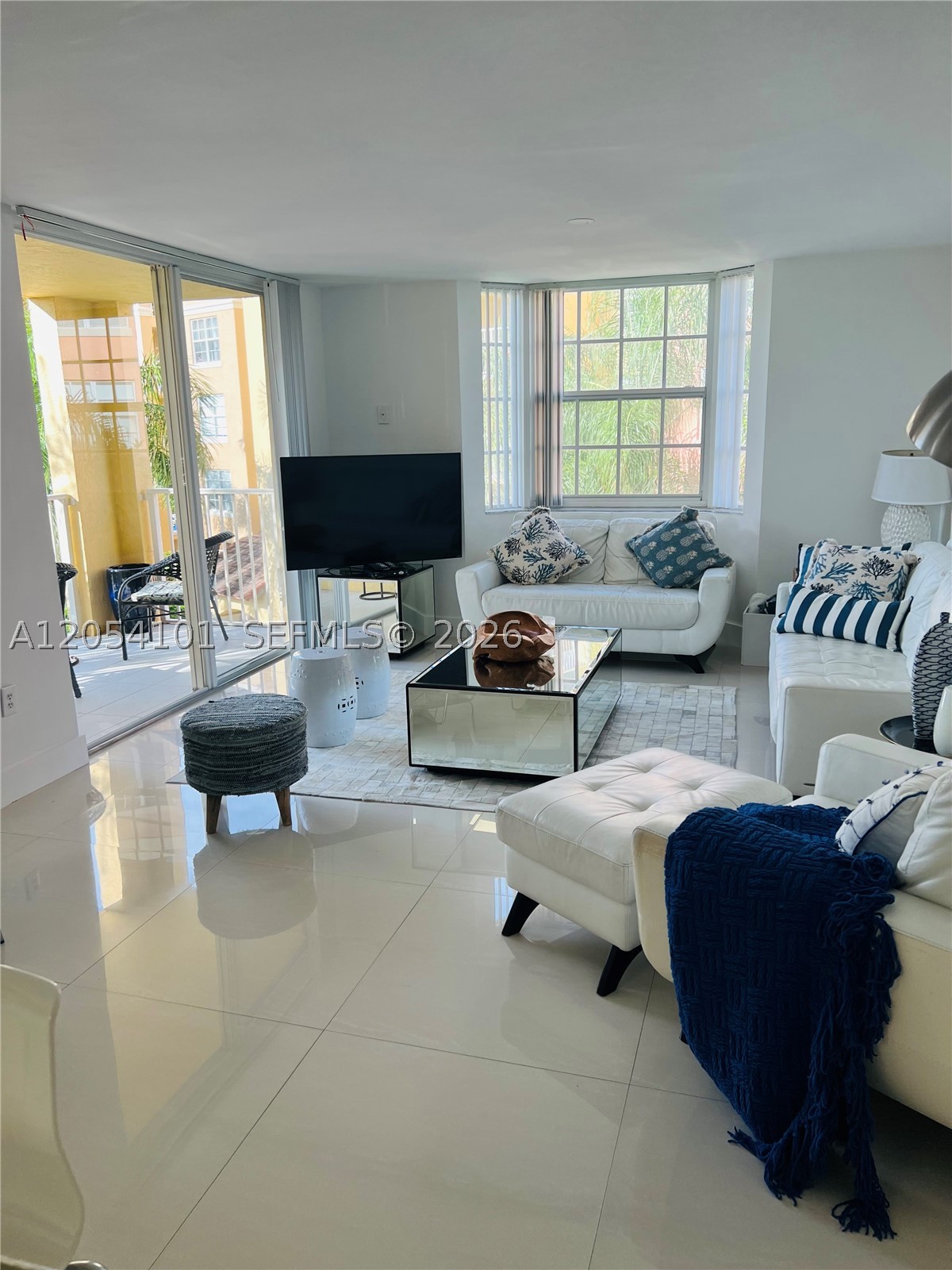 19901 E Country Club Dr #2401, Aventura FL 33180