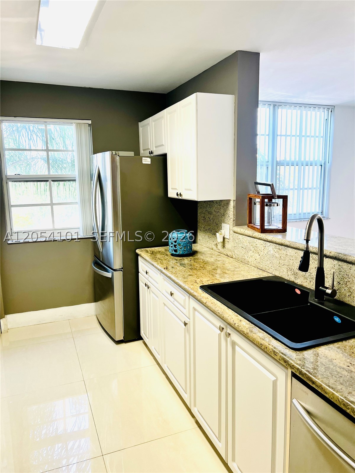 19901 E Country Club Dr #2401, Aventura FL 33180