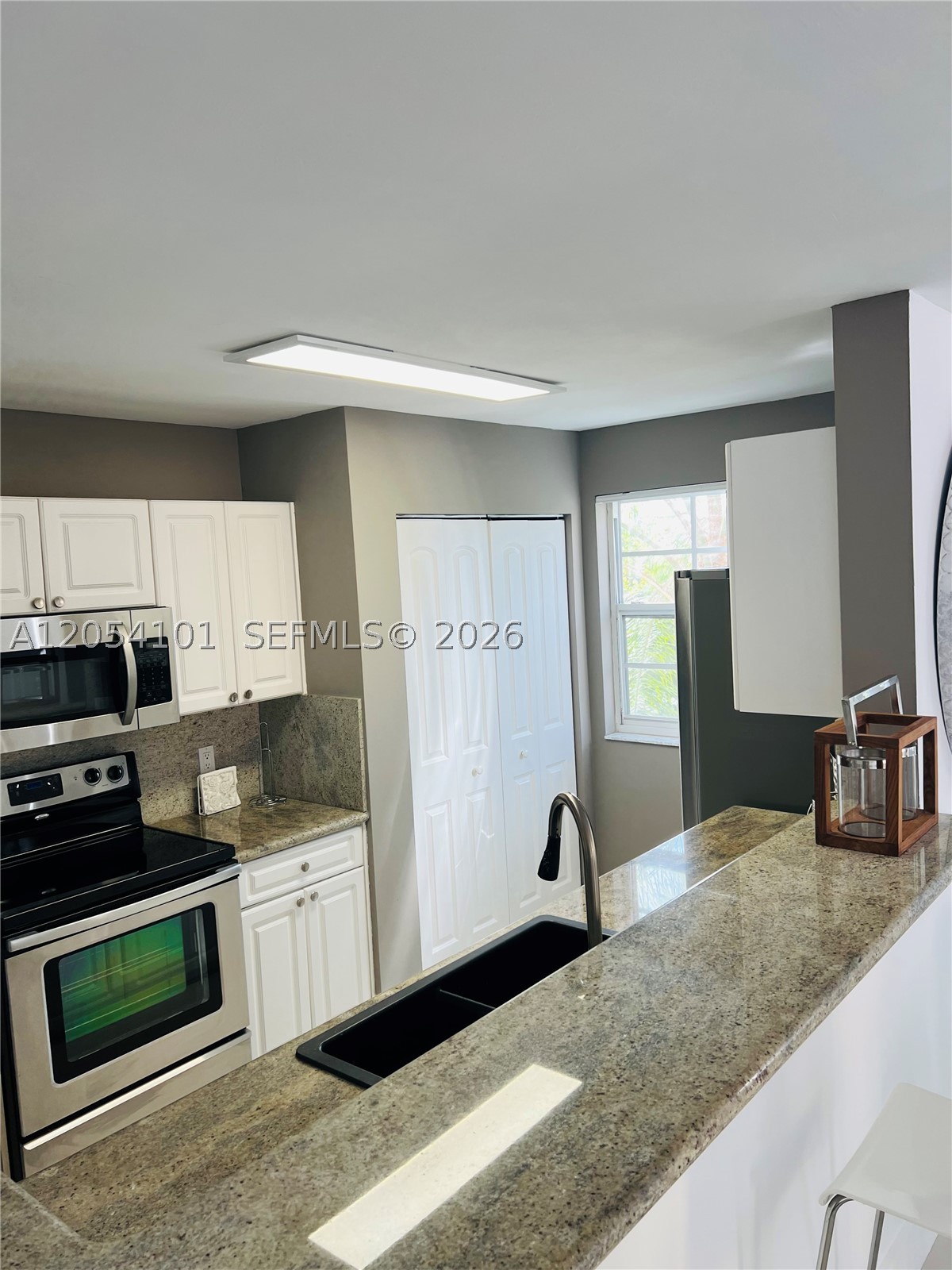 19901 E Country Club Dr #2401, Aventura FL 33180