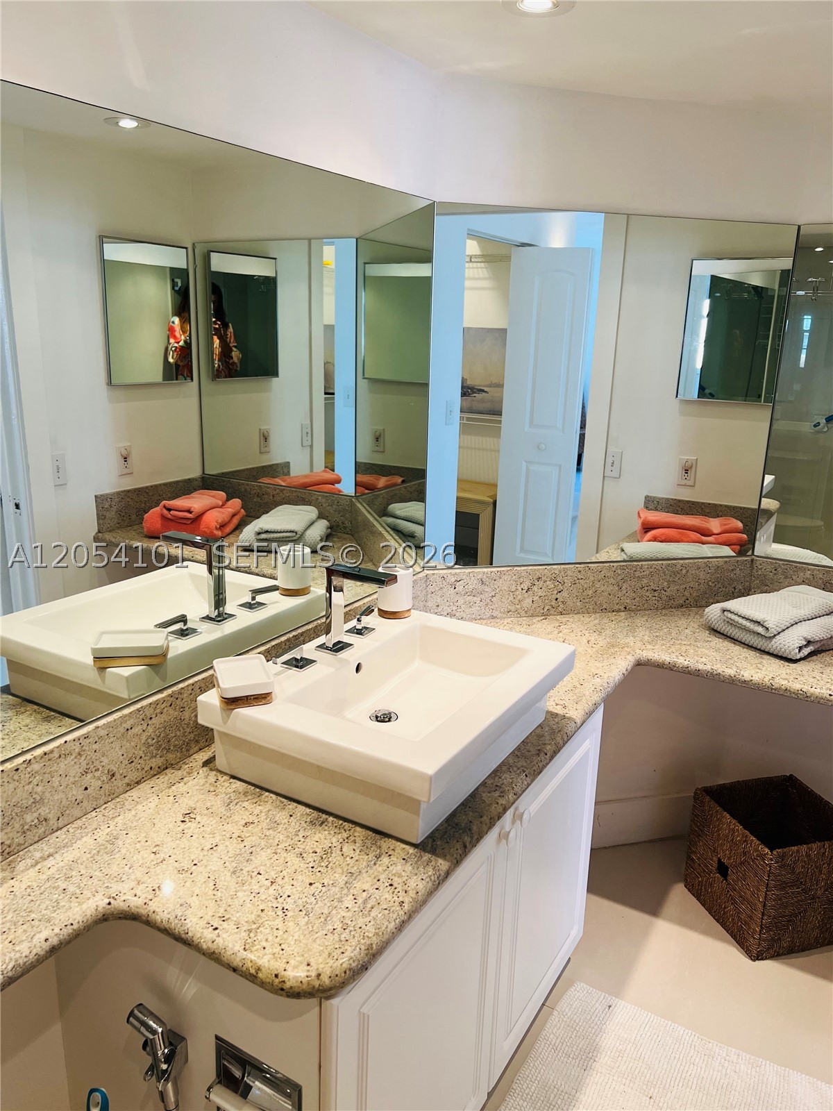 19901 E Country Club Dr #2401, Aventura FL 33180