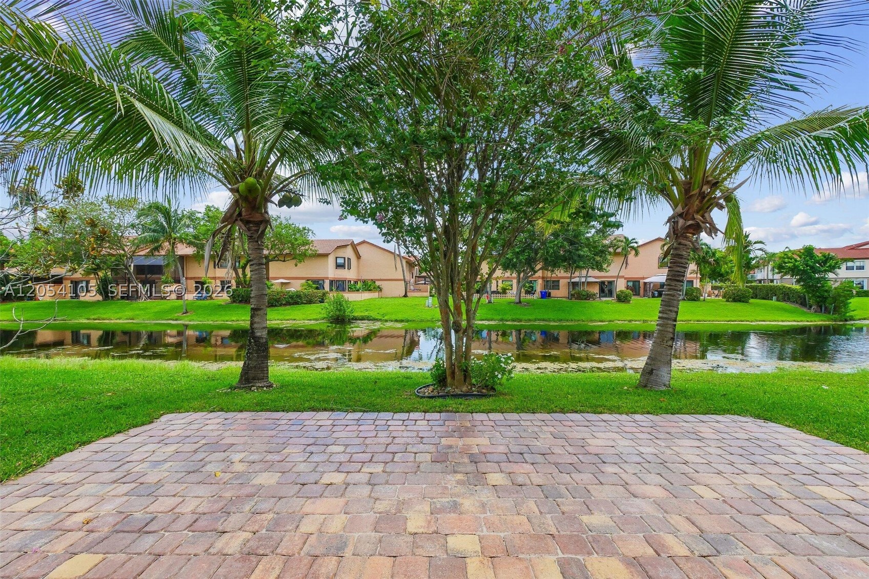 1053 SW 113th Way, Pembroke Pines FL 33025