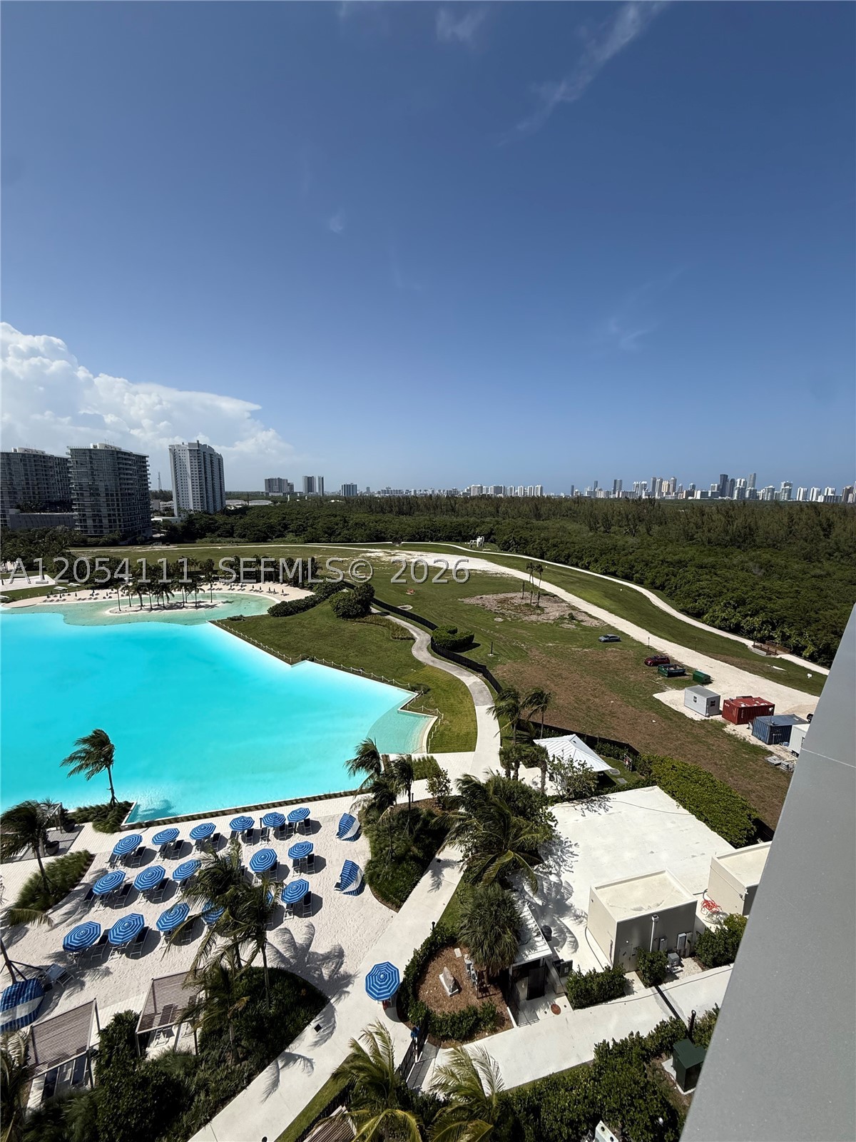 2411 Laguna Cir #910, Miami FL 33181