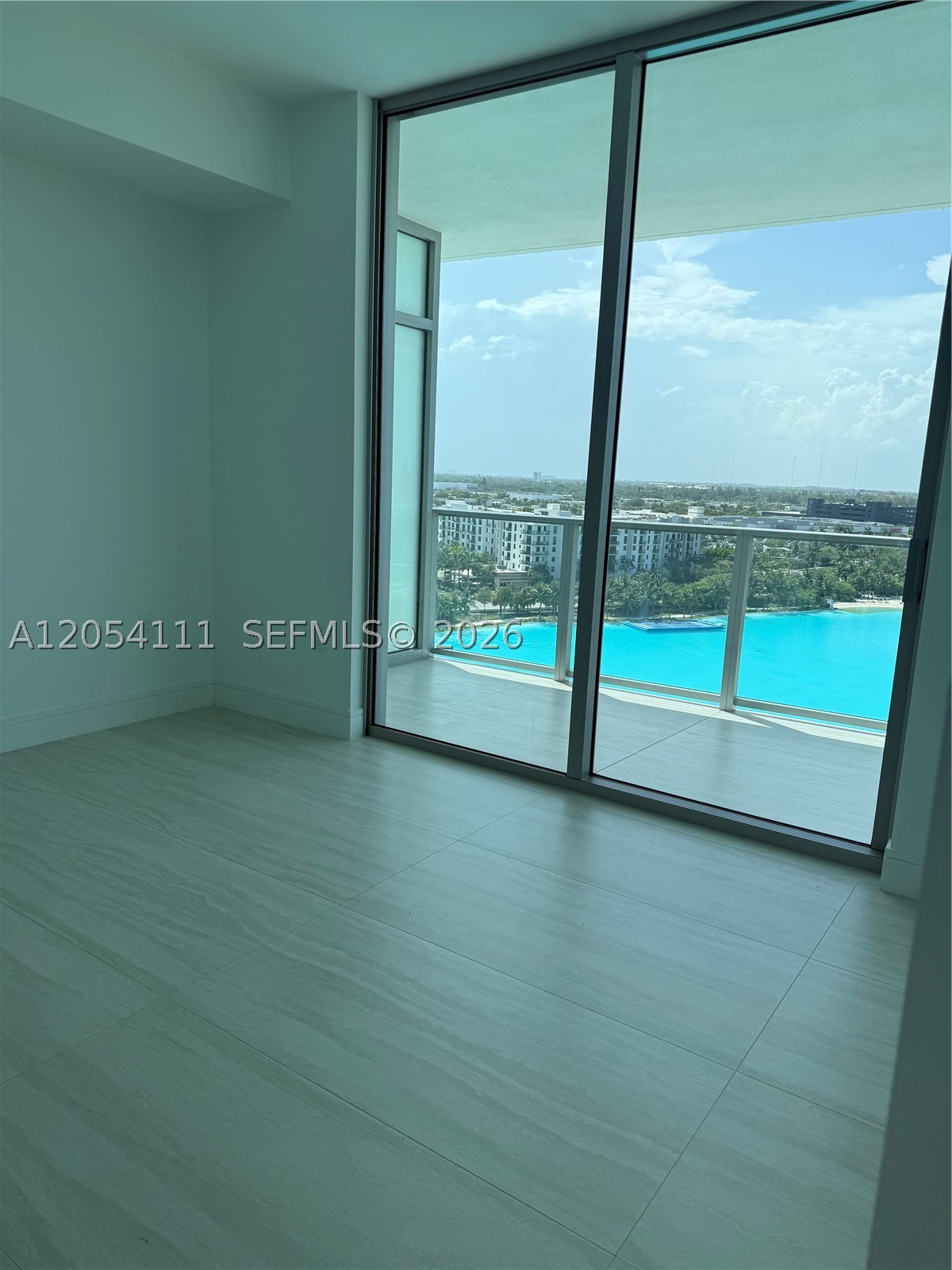 2411 Laguna Cir #910, Miami FL 33181