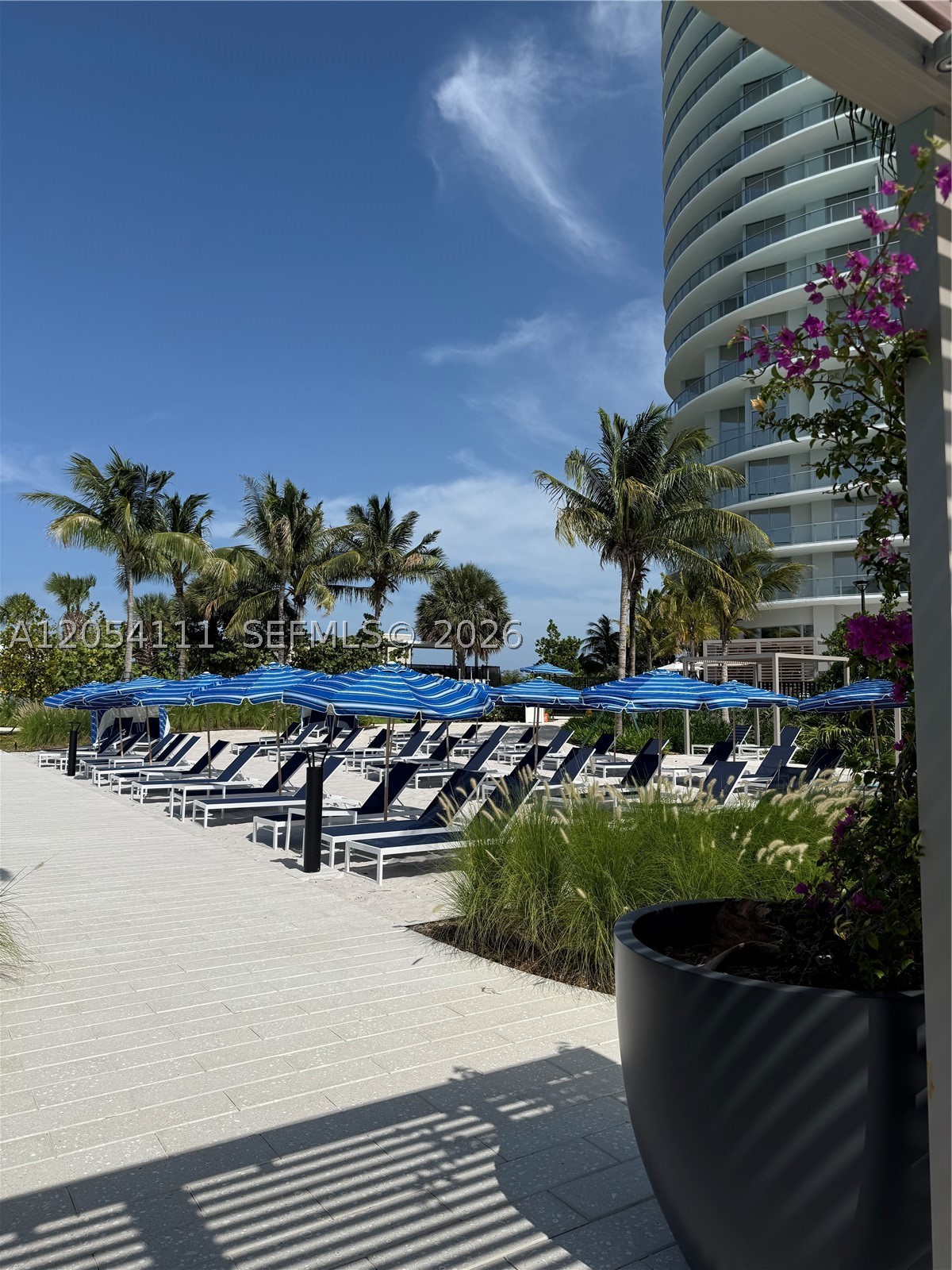 2411 Laguna Cir #910, Miami FL 33181