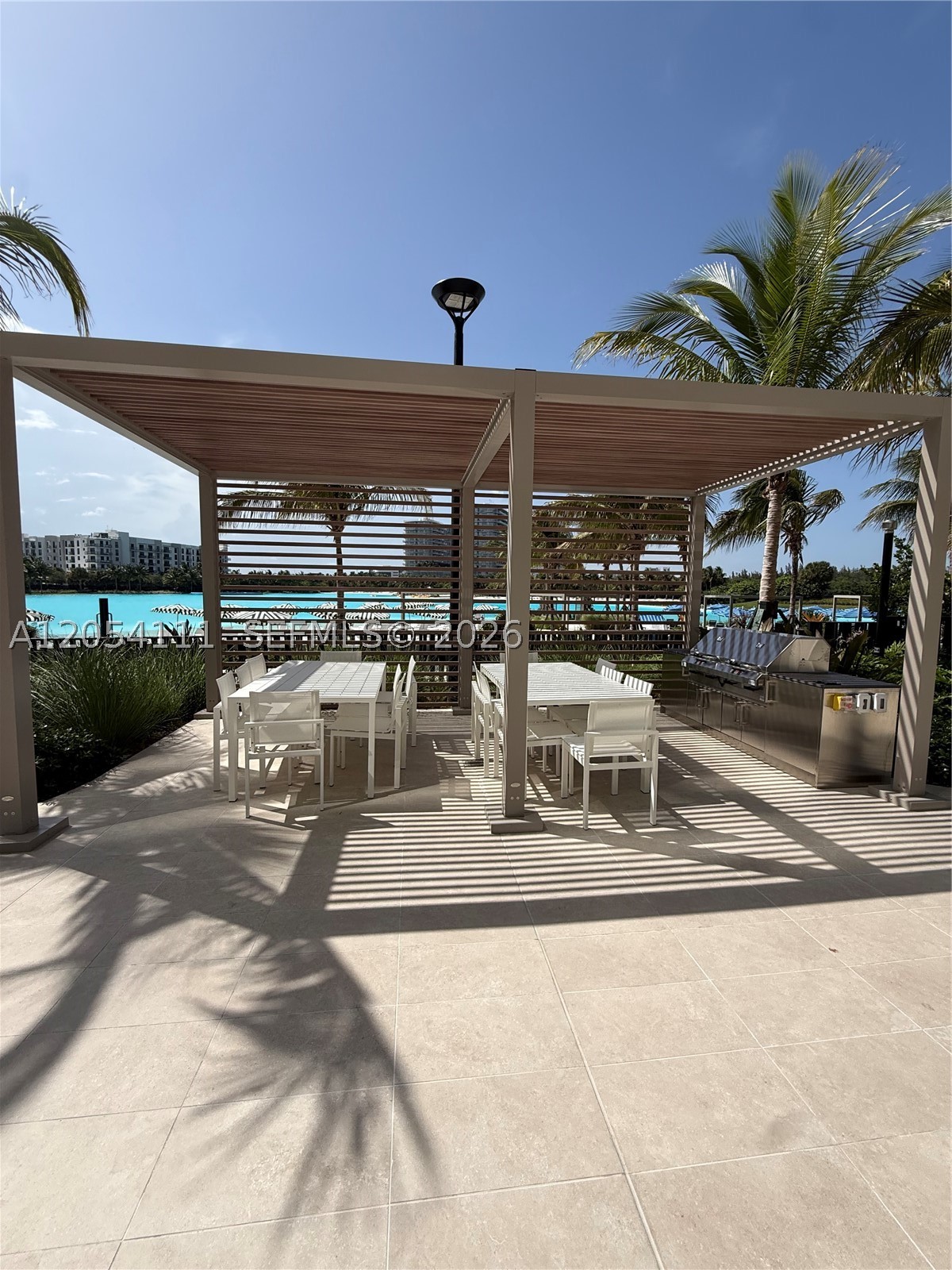 2411 Laguna Cir #910, Miami FL 33181