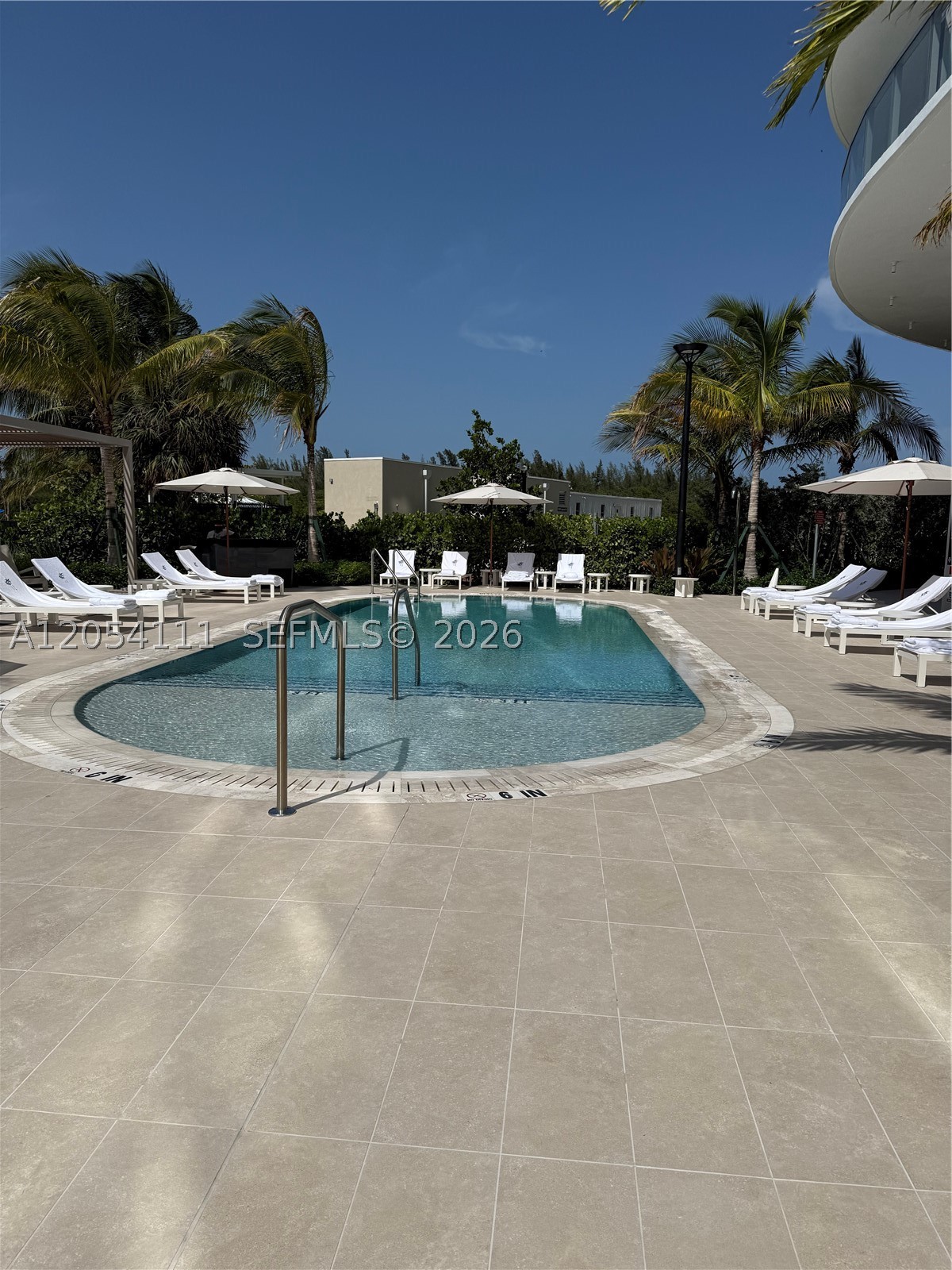 2411 Laguna Cir #910, Miami FL 33181