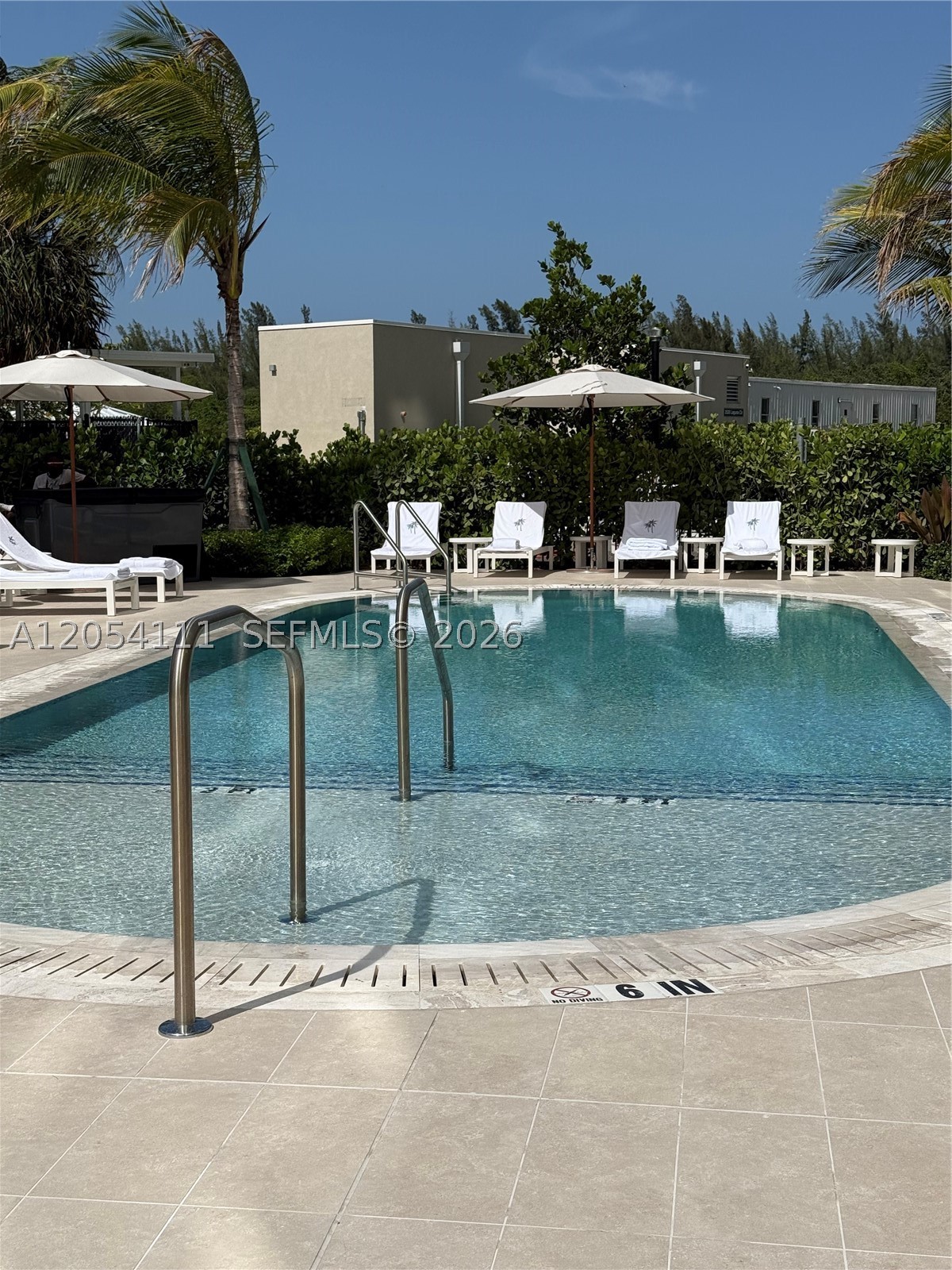2411 Laguna Cir #910, Miami FL 33181
