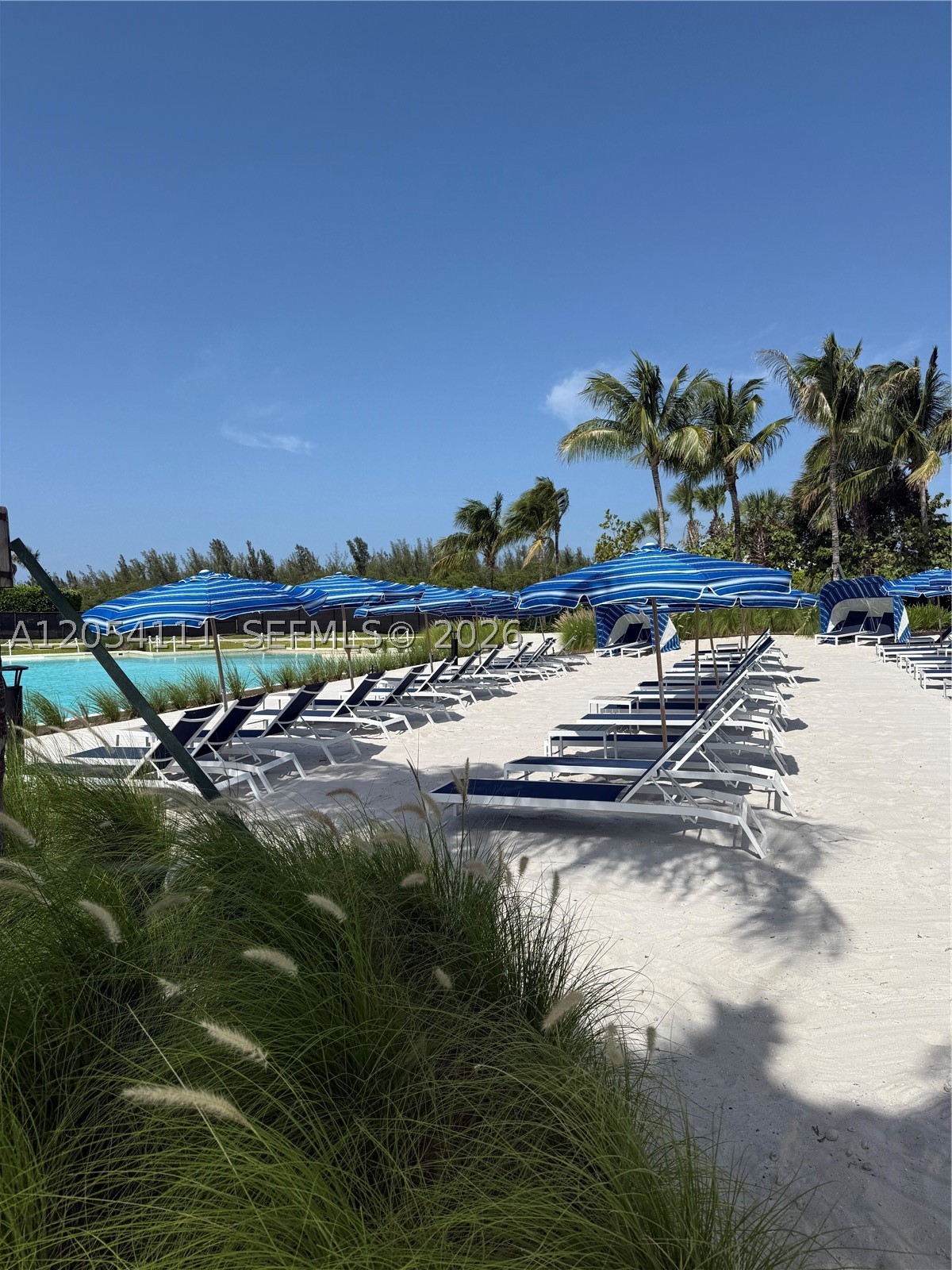 2411 Laguna Cir #910, Miami FL 33181