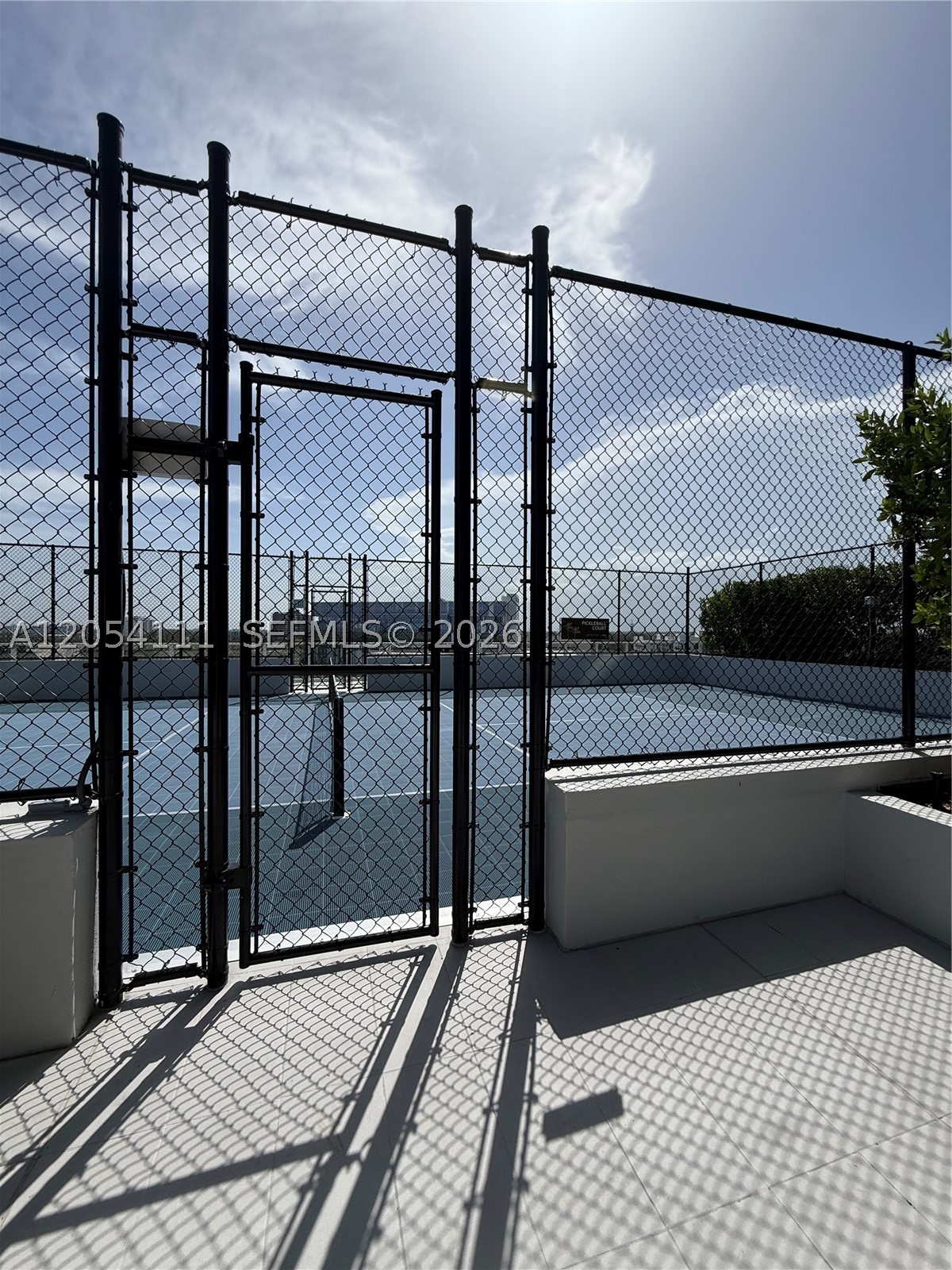 2411 Laguna Cir #910, Miami FL 33181