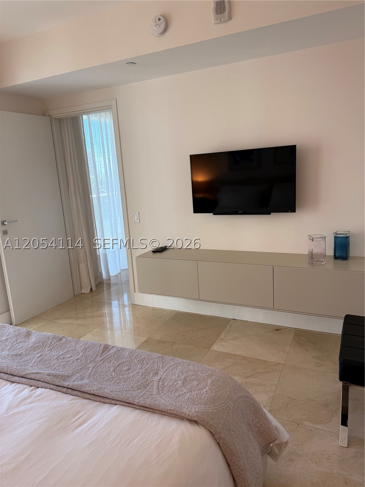 1300 Brickell Bay Dr #1107, Miami FL 33131