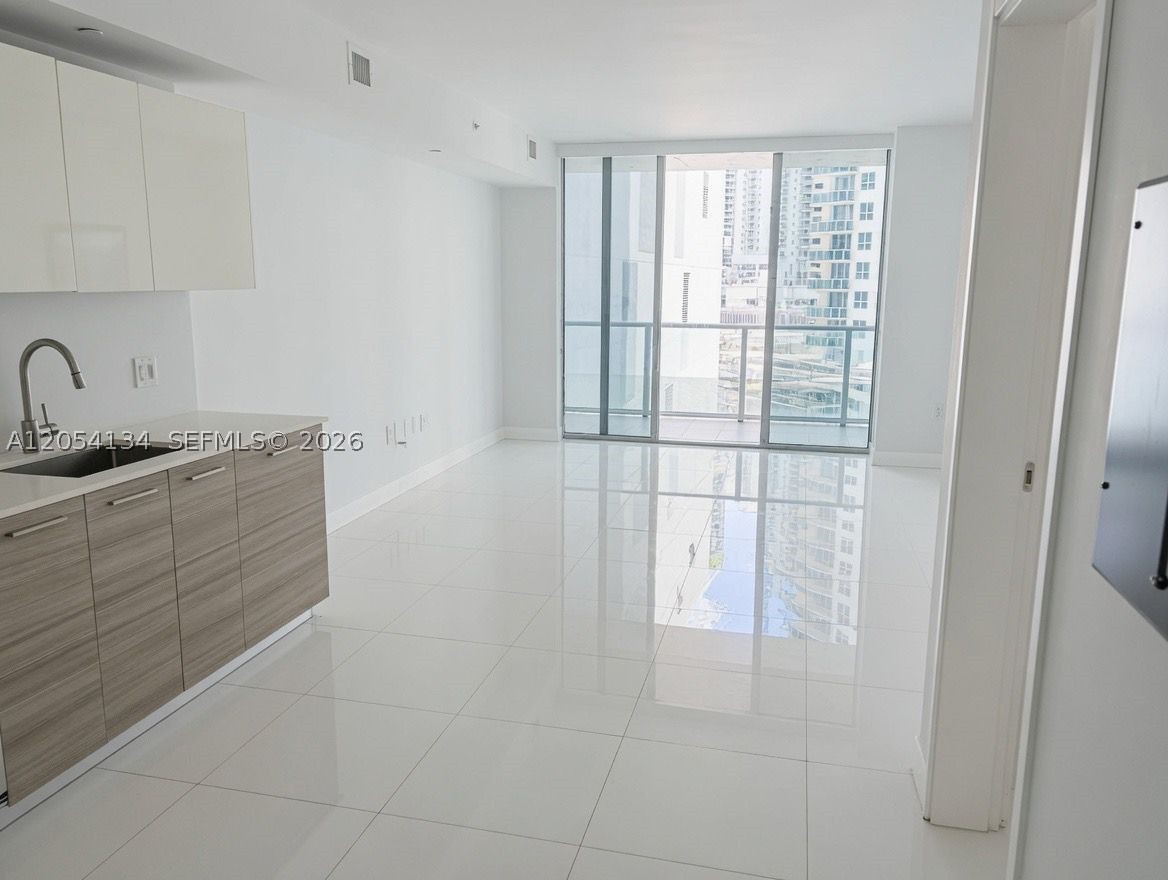 1300 Brickell Bay Dr #1110, Miami FL 33131