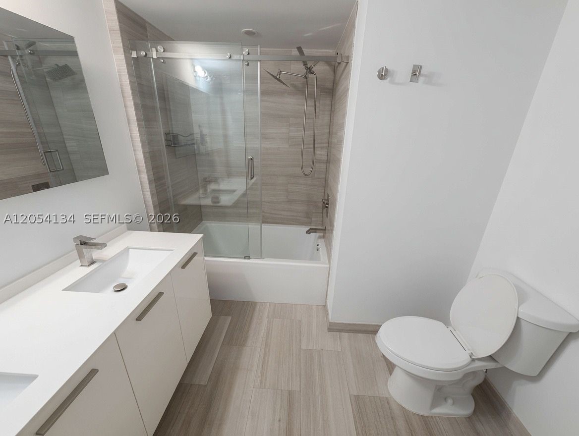 1300 Brickell Bay Dr #1110, Miami FL 33131
