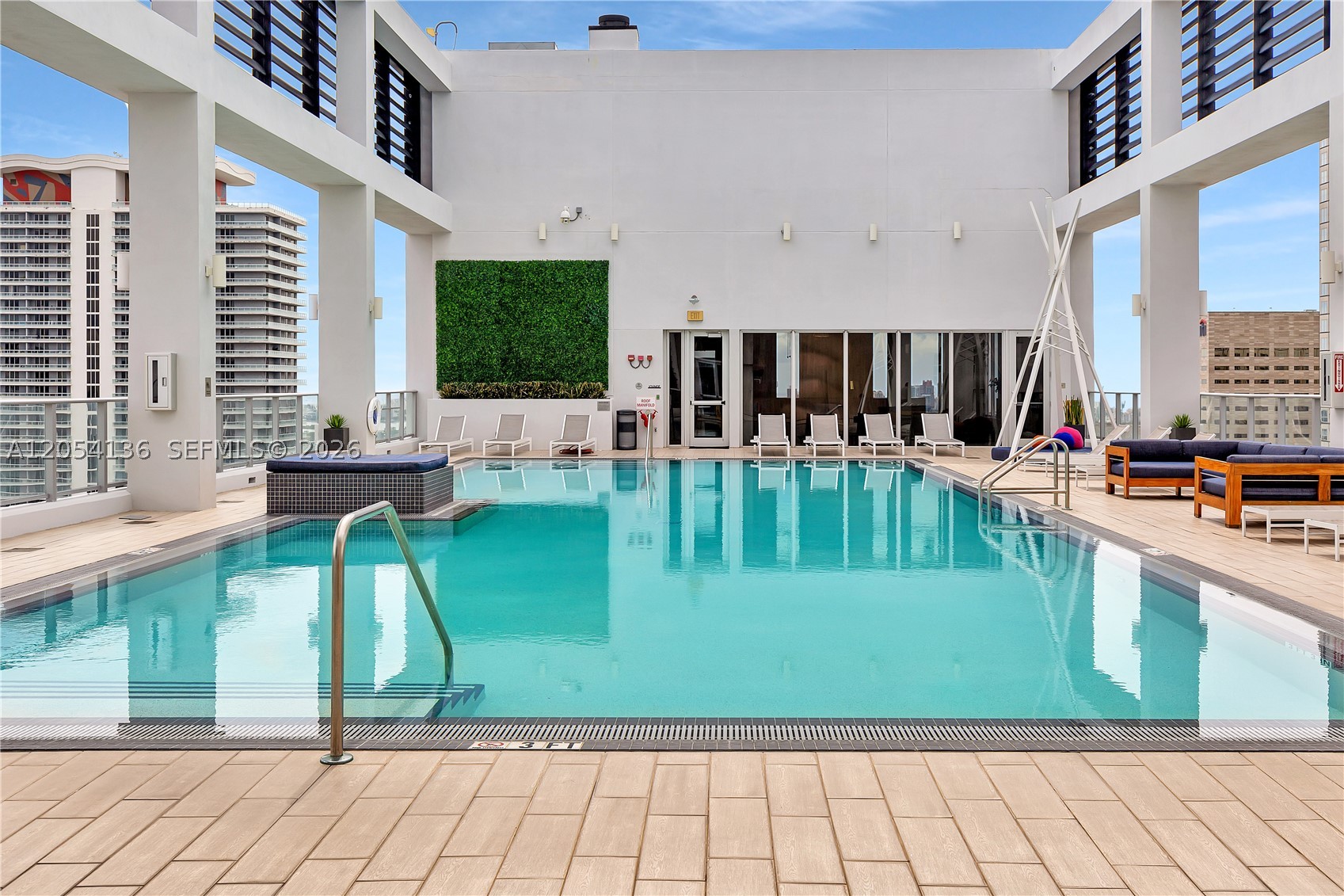 151 SE 1st St #1107, Miami FL 33131